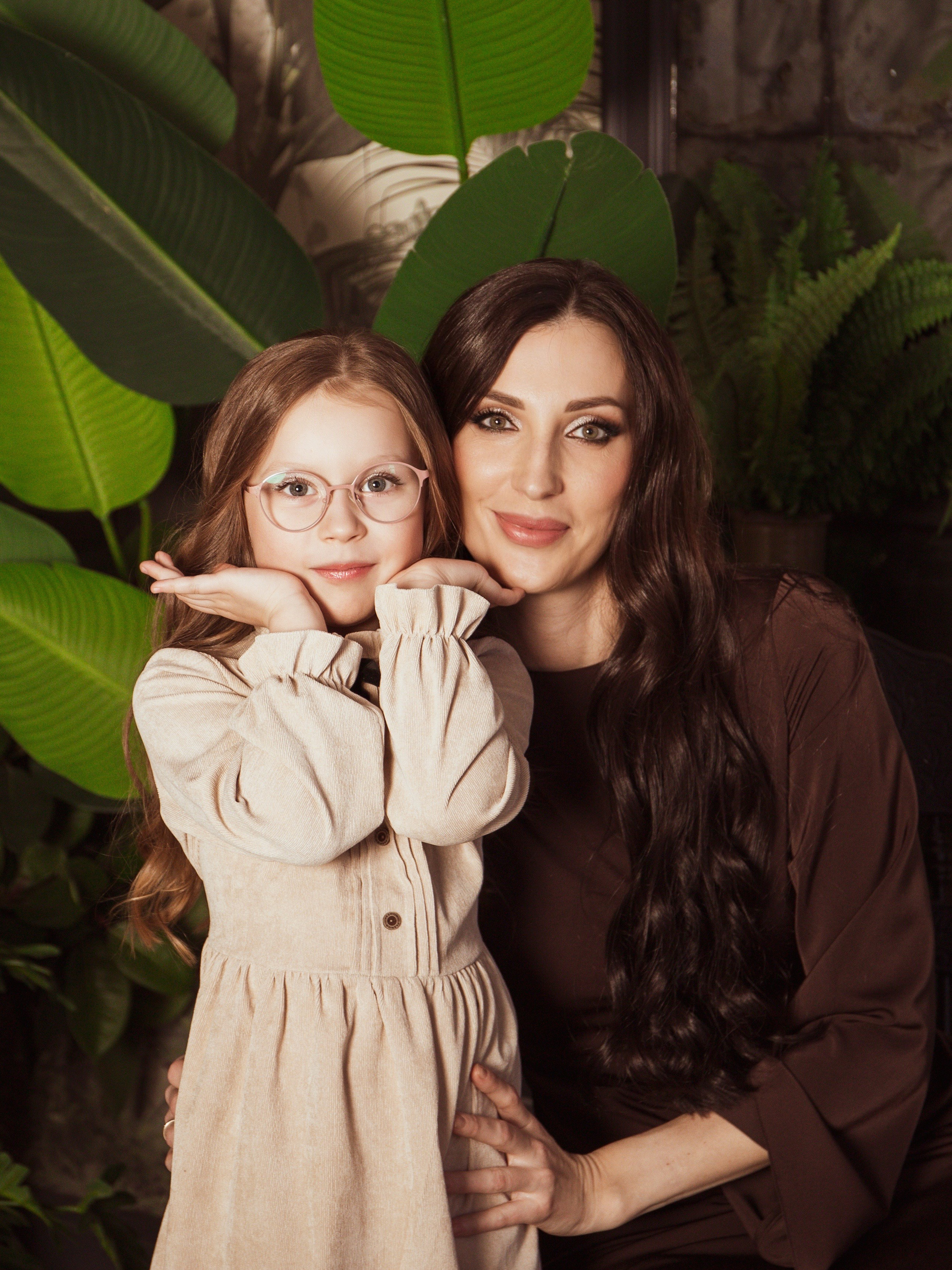 Мама с дочкой, новогодняя сьемка. Свадебный и семейный фотограф в Москве Мила Широких