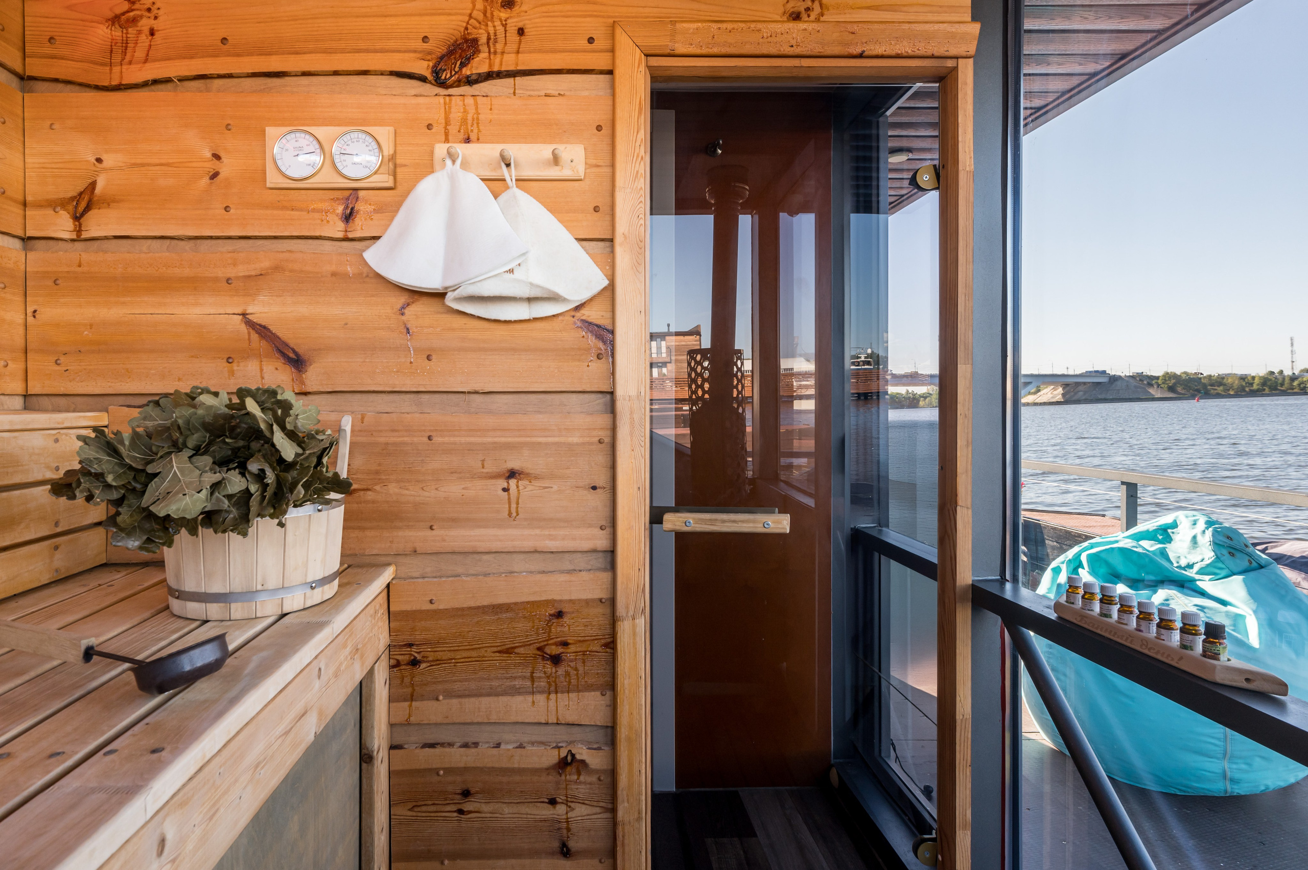 Хаусботы для вечеринок и бизнес-встреч. Интерьерный Фотограф Москва Криста FLY Труфанова