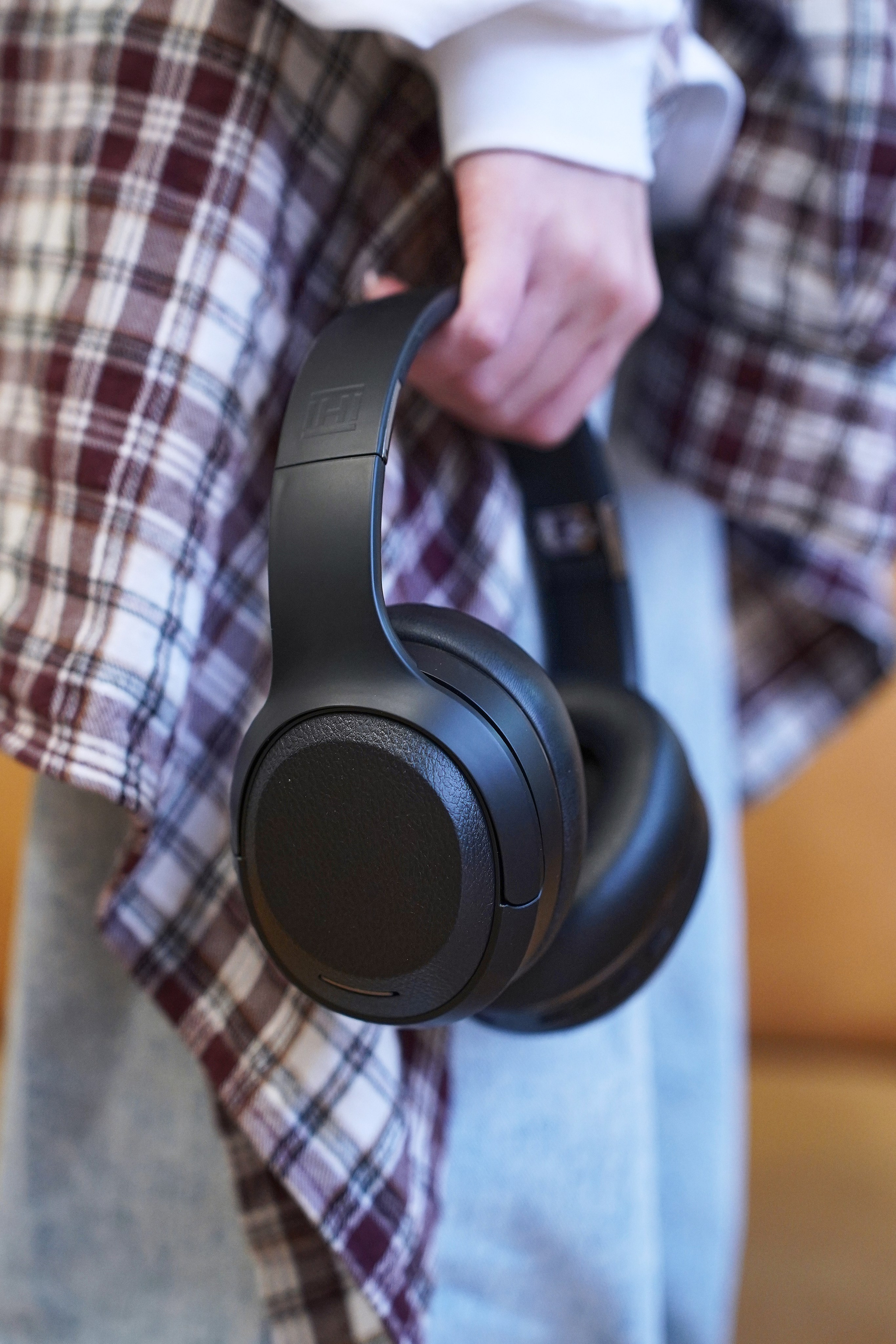 Наушники в интерьере. Фотограф