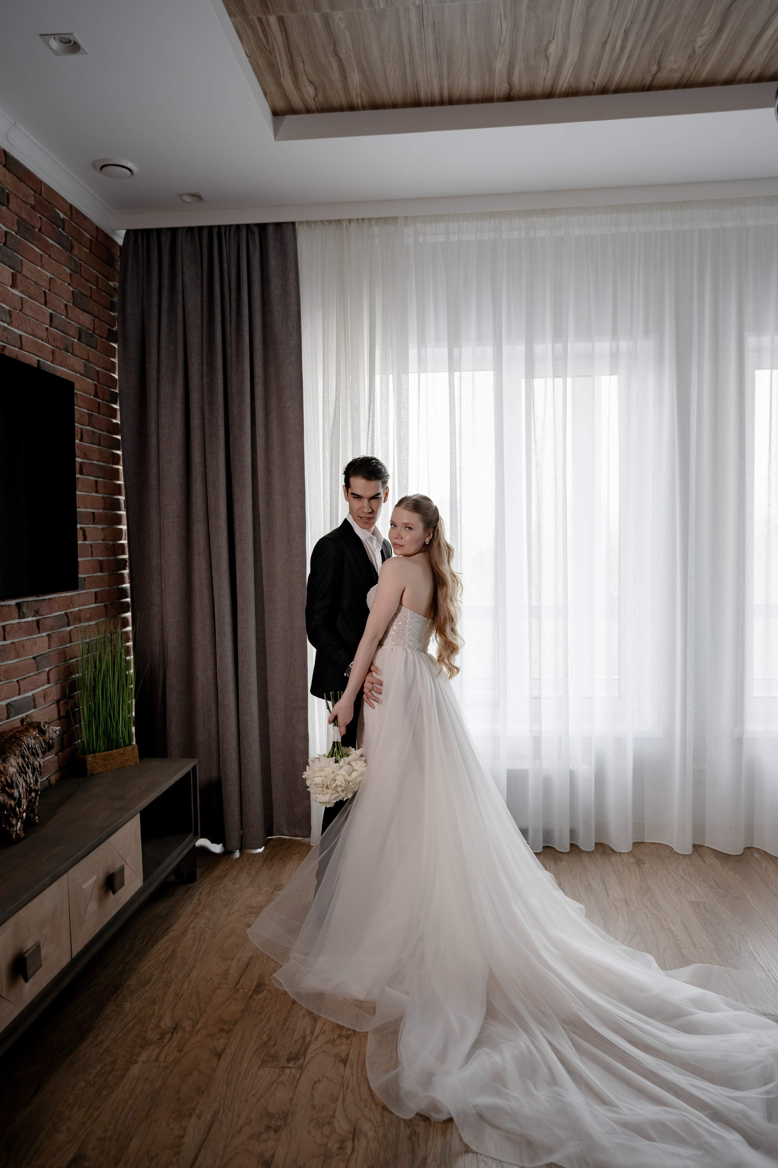 СВАДЕБНАЯ СЬЕМКА СБОРОВ В ОТЕЛЕ И ВЫЕЗД НА ЦЕРЕМОНИЮ (СНЯТО В СИБИРЕ В НИЖНЕВАРТОВСКЕ)М. Профессиональный фотограф, Санкт-Петербург — Виктория Богомолова