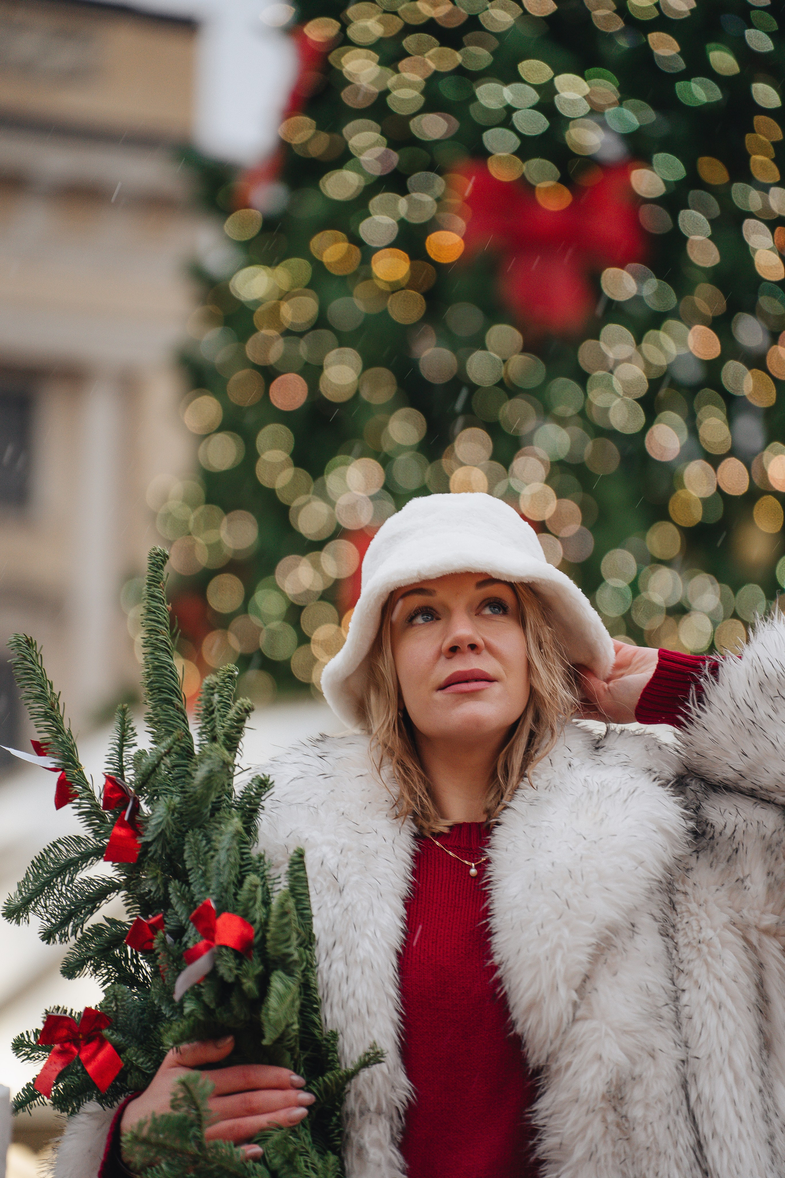 ПРОГУЛКА НА МАНЕЖНОЙ ПЛОЩАДИ ДЛЯ ДЕВУШКИ ПЕРЕД НОВЫМ ГОДОМ (НОВОГОДНЯЯ ФОТОСЕССИИЯ НА МАНЕЖНОЙ ПЛОЩАДИ). Профессиональный фотограф, Санкт-Петербург — Виктория Богомолова