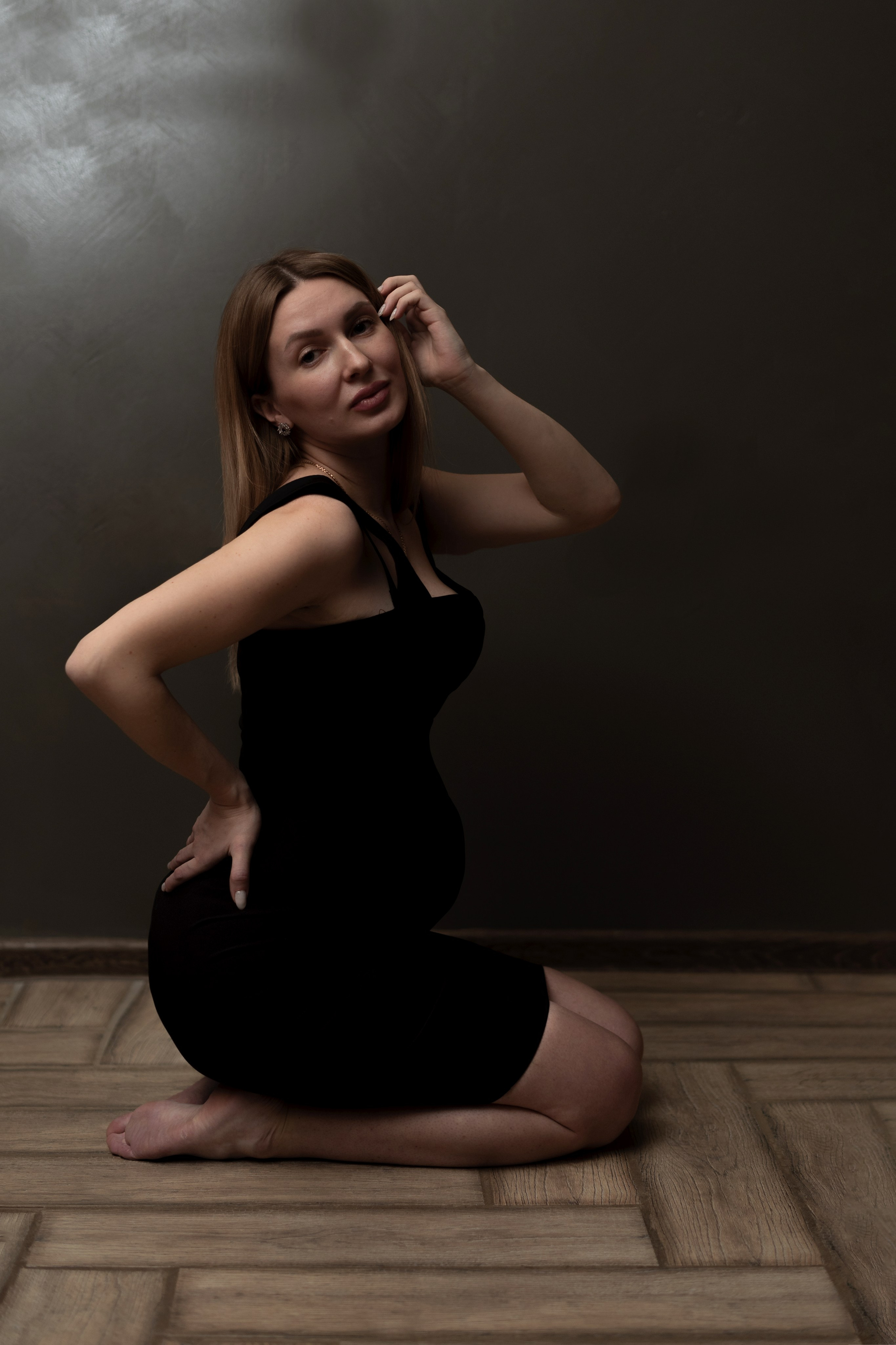 Фотосессия беременности в тёмном ключе. Контент фотограф в Перми Нина Березина