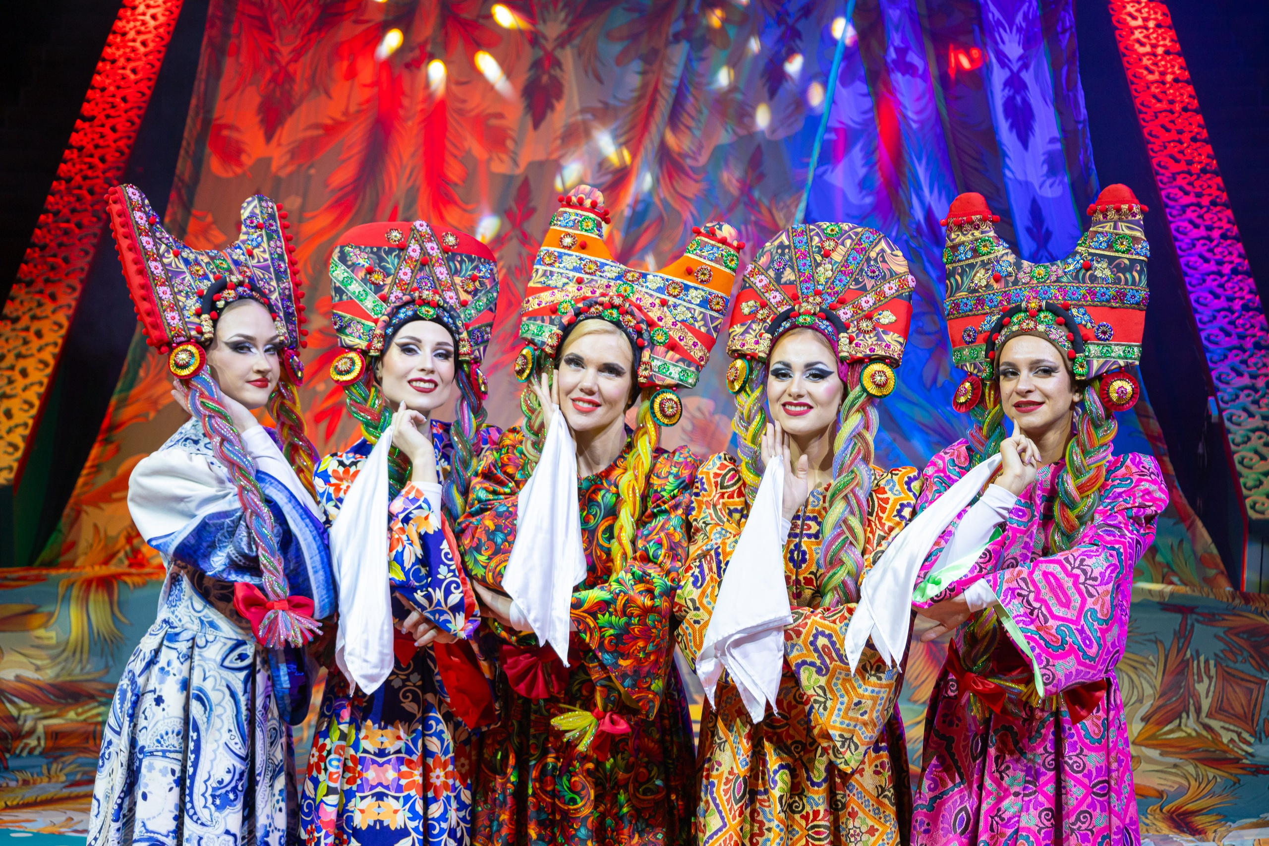 Цирк Жар Птица. Афиша. Семейный и Свадебный фотограф в Сочи