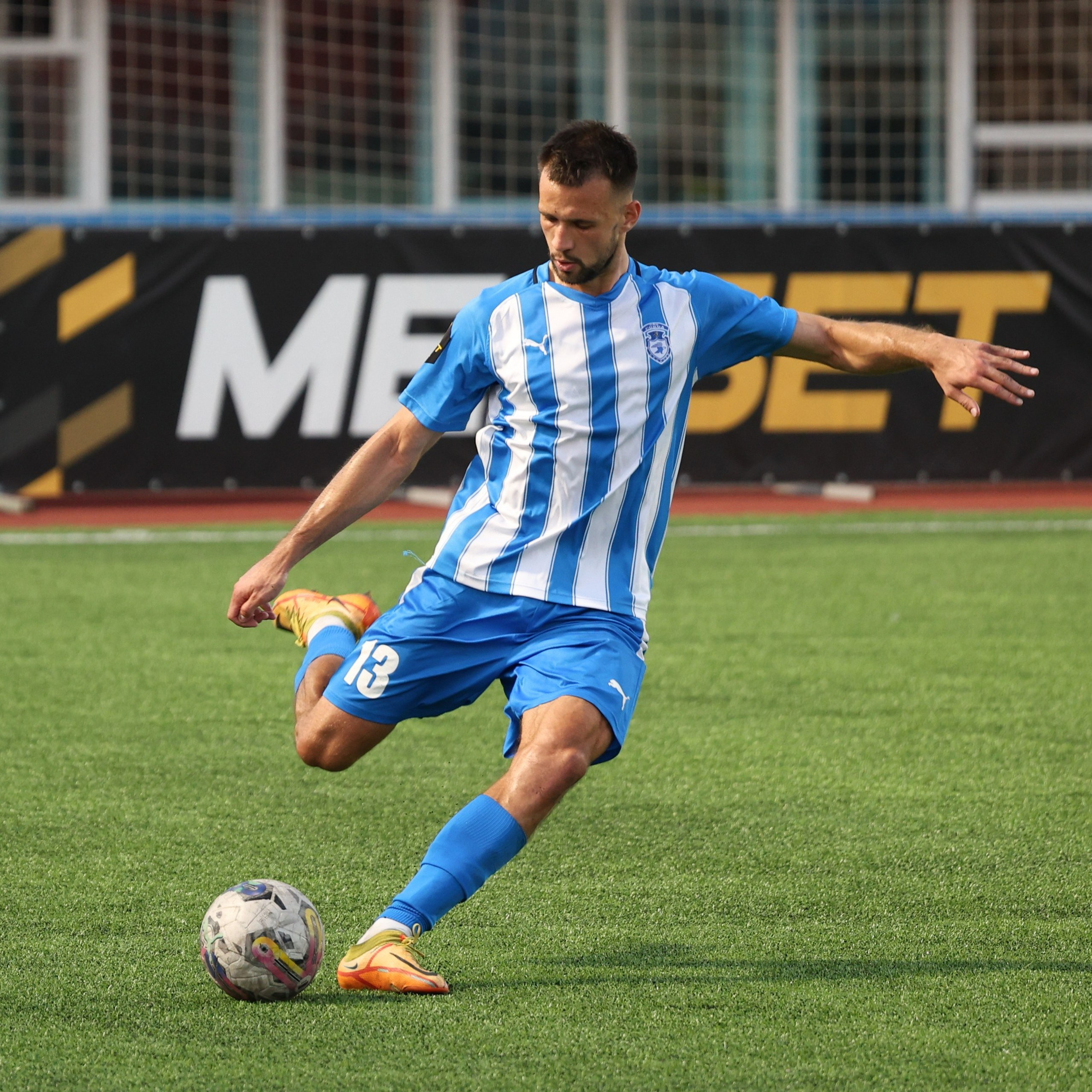 Фото футбольных матчей Первая лига ФНЛ. Фотограф Дмитрий Алексеев