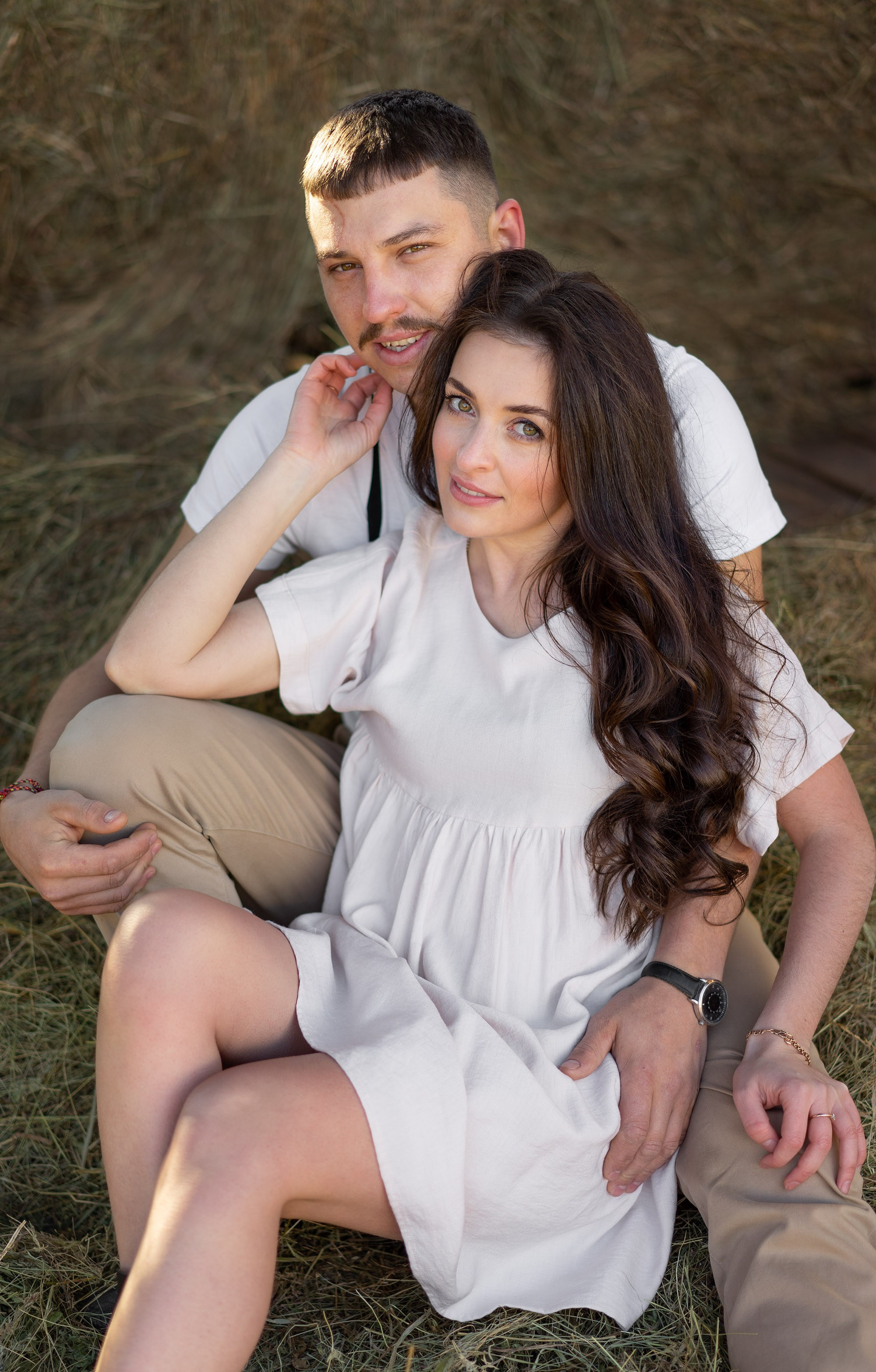 Фотосессия влюбленных в конюшне. Фотограф Екатеринбург Кокшарова Александра