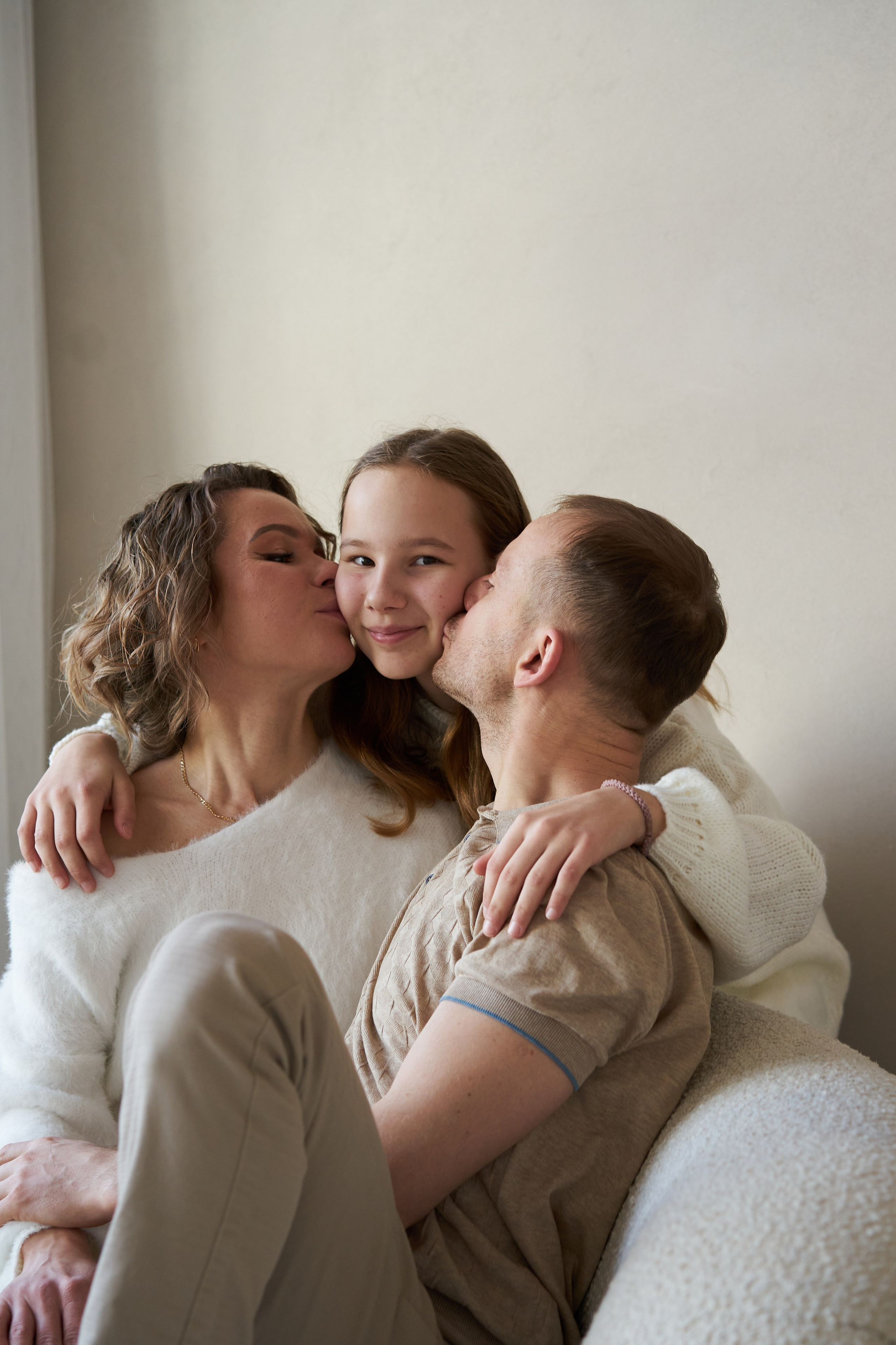 Семейная фотосессия в студии. Фотограф Екатеринбург Кокшарова Александра