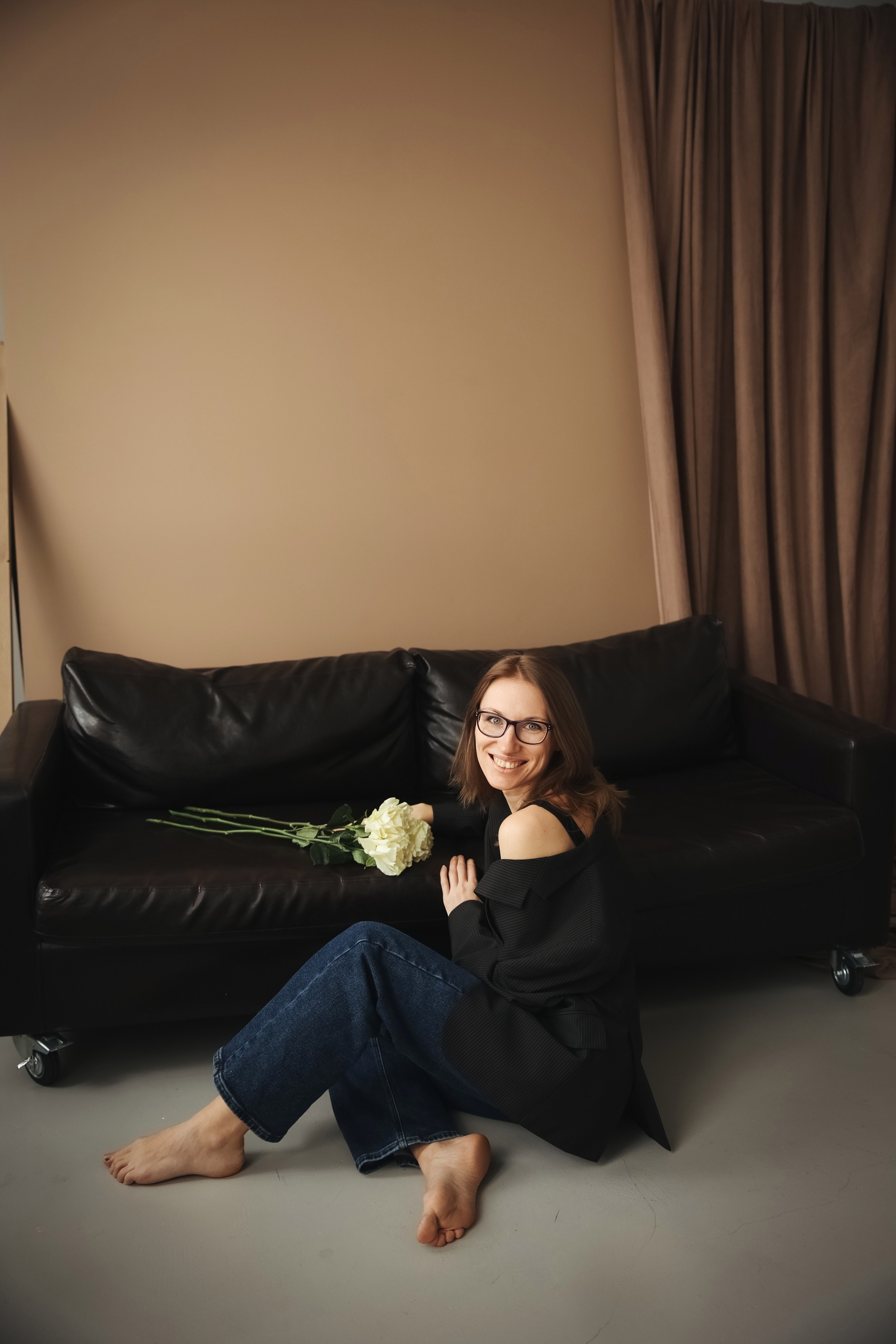 Индивидуальная фотосессия для девушки Женская фотосессия в студии. Фотограф Владимир Москва