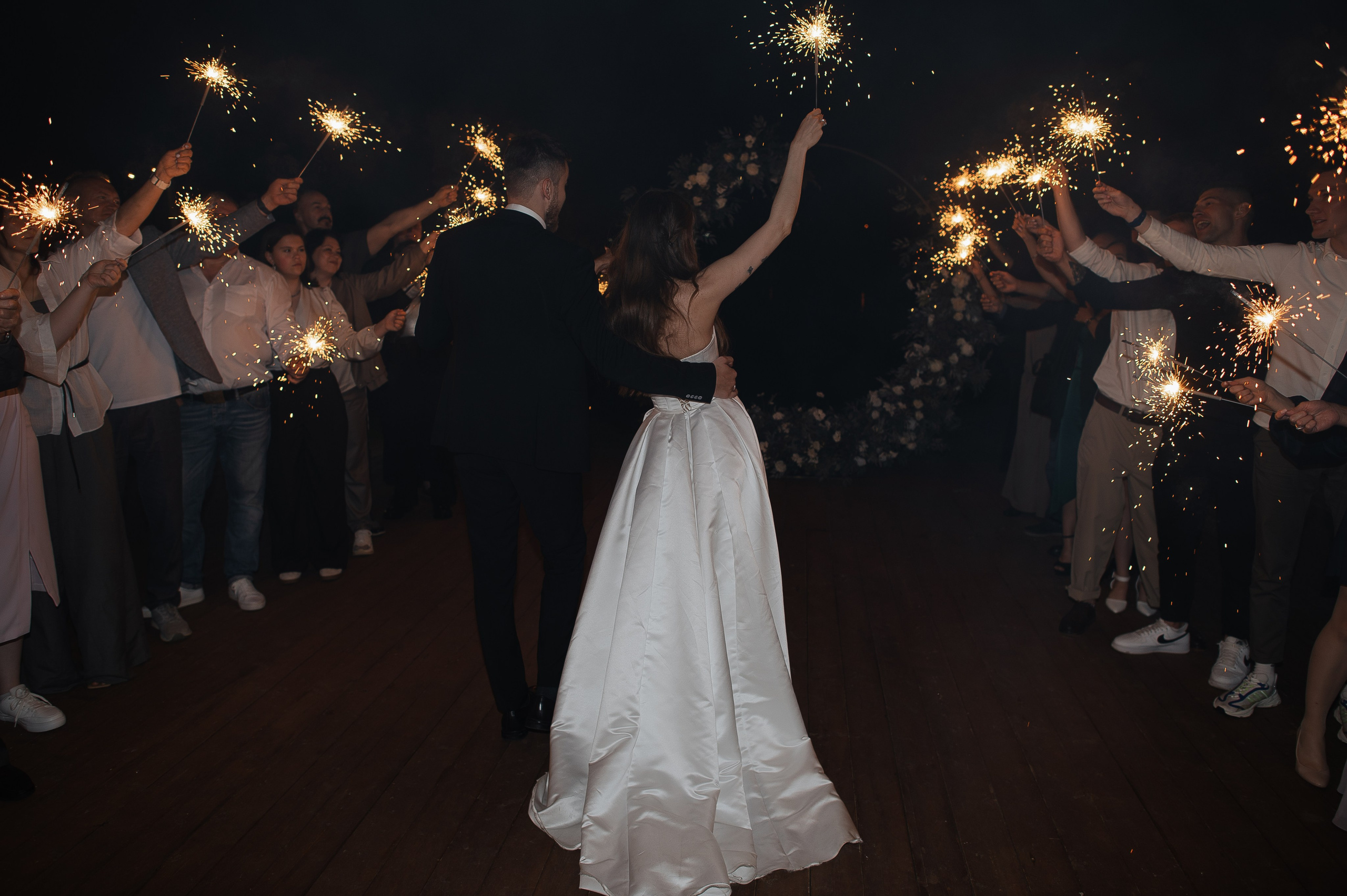 Свадьба на берегу Волги. Свадебный фотограф в Ярославле Денис Медоваров