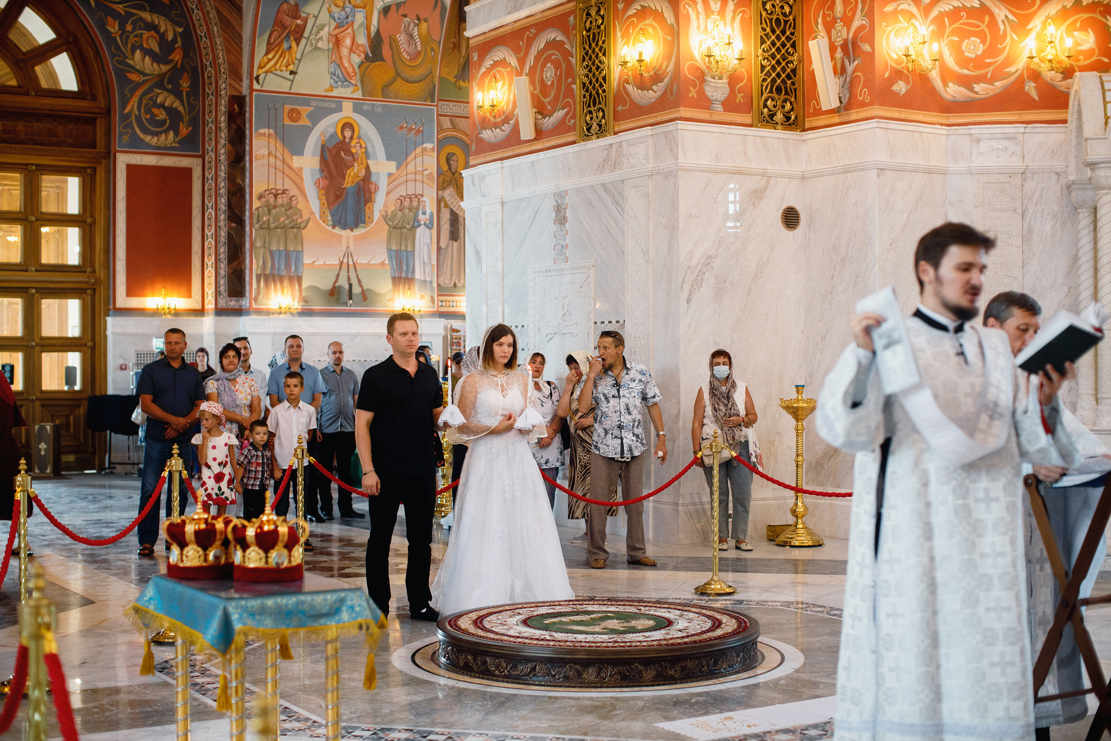 Собор Александра Невского. Венчание. Алексей и Кристина. Фотографы в городе Волгограде — Людмила Агеева и Алексей Околелов
