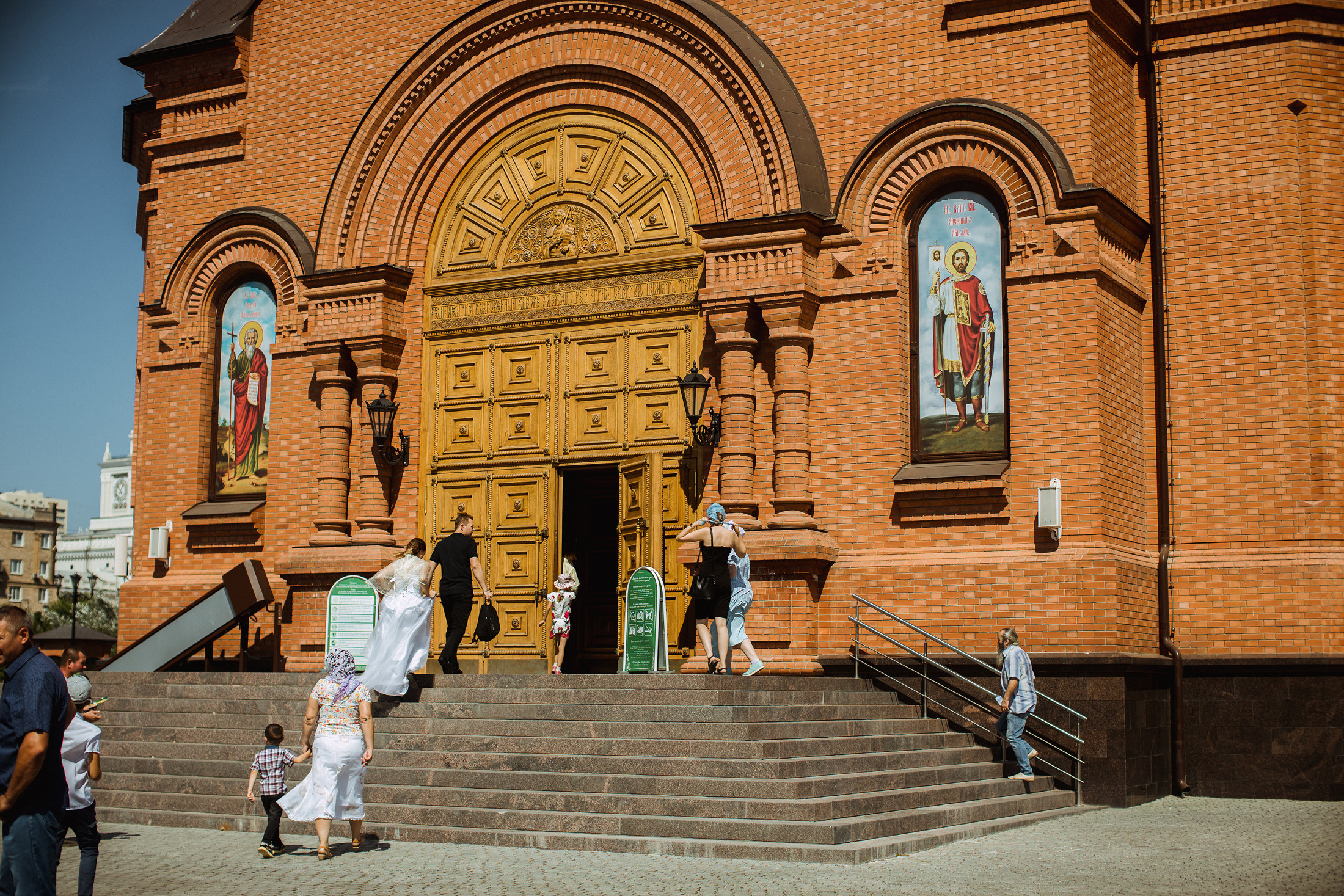Собор Александра Невского. Венчание. Алексей и Кристина. Фотографы в городе Волгограде — Людмила Агеева и Алексей Околелов