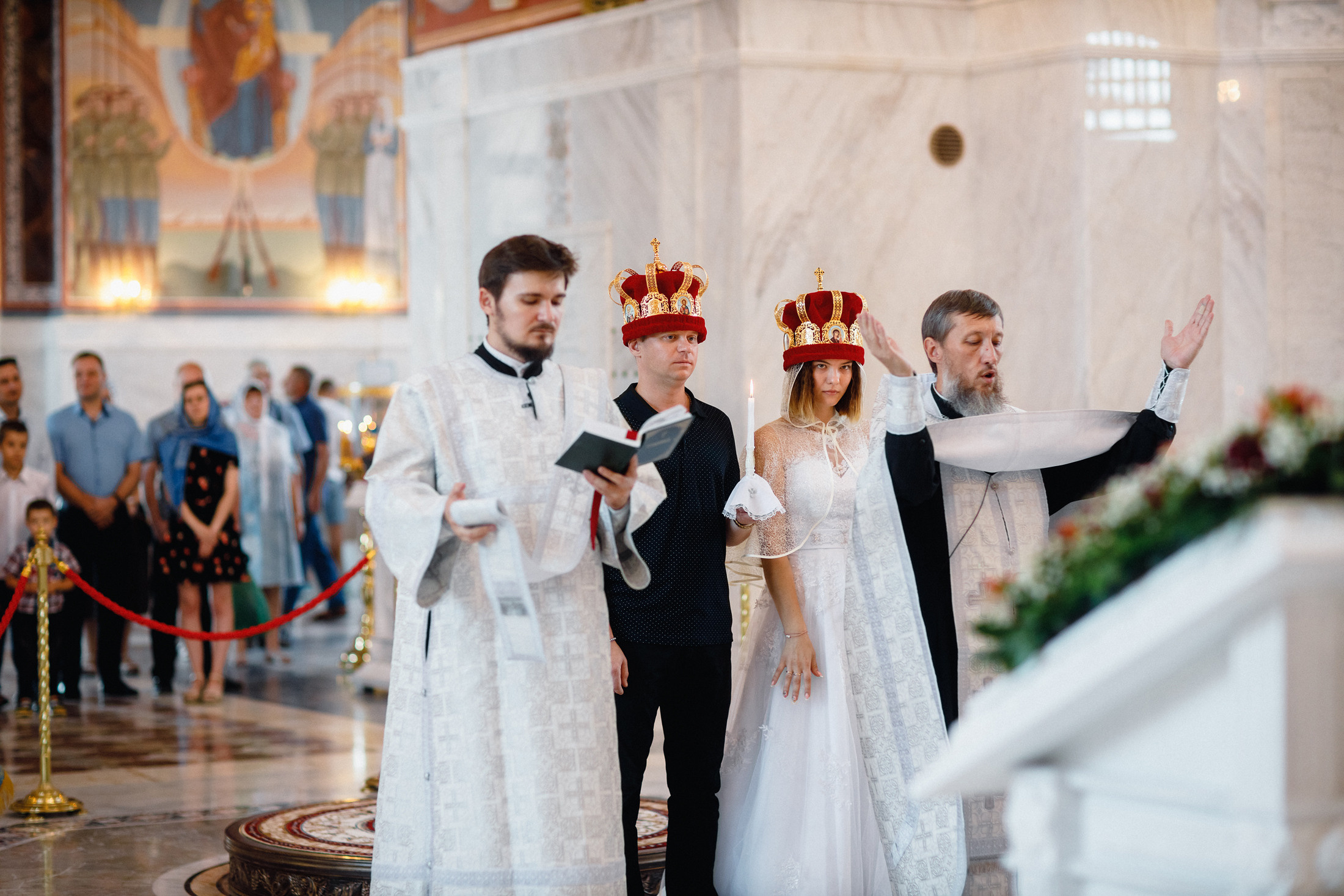 Собор Александра Невского. Венчание. Алексей и Кристина. Фотографы в городе Волгограде — Людмила Агеева и Алексей Околелов