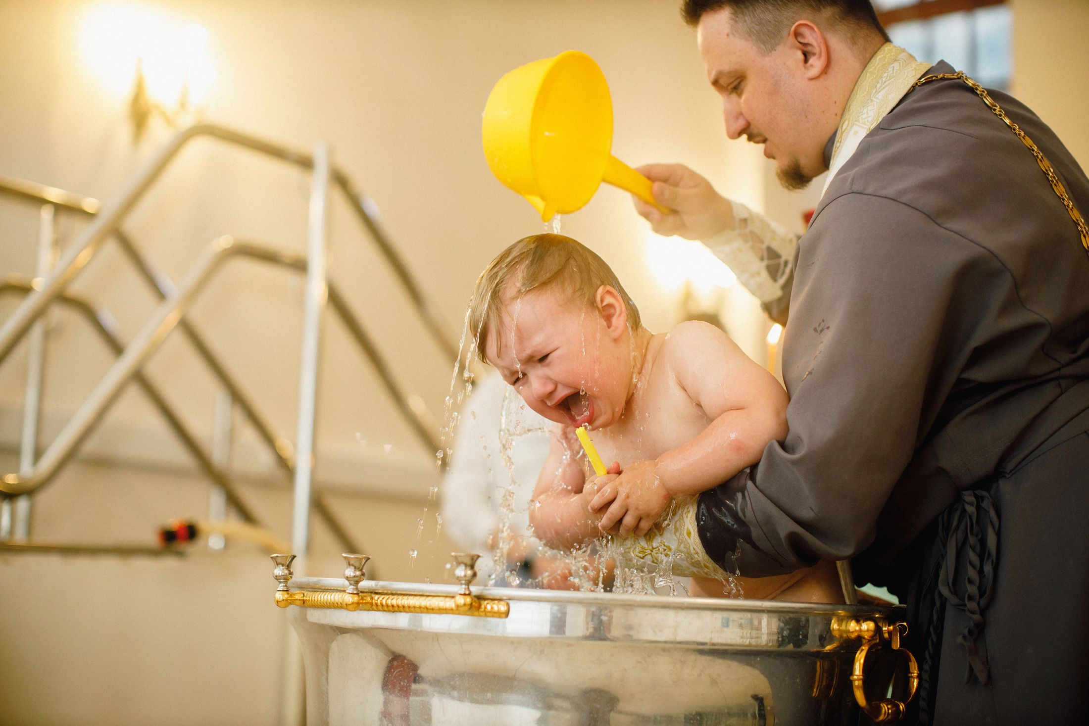Собор Иоанна Богослова. г. Волжский Крещение Артема. Фотографы в городе Волгограде — Людмила Агеева и Алексей Околелов