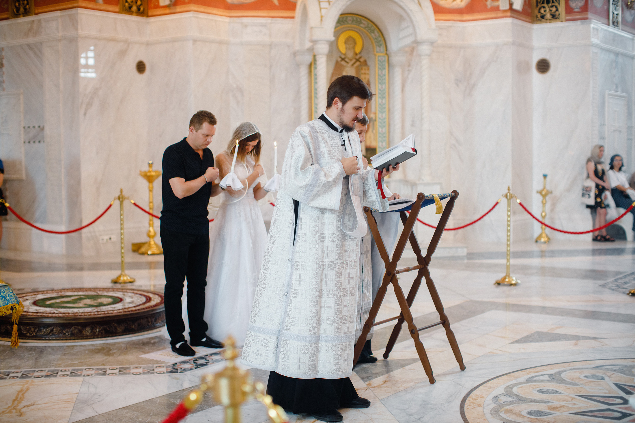 Собор Александра Невского. Венчание. Алексей и Кристина. Фотографы в городе Волгограде — Людмила Агеева и Алексей Околелов