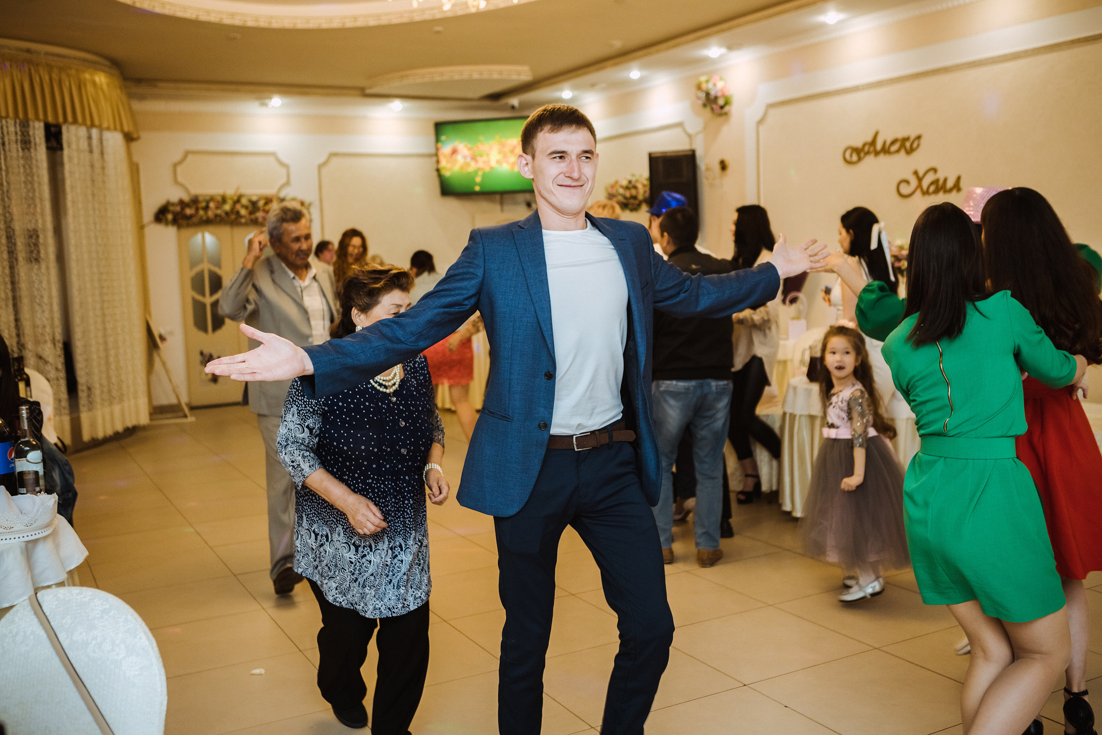 Кирилл и Амина. Фотографы в городе Волгограде — Людмила Агеева и Алексей Околелов