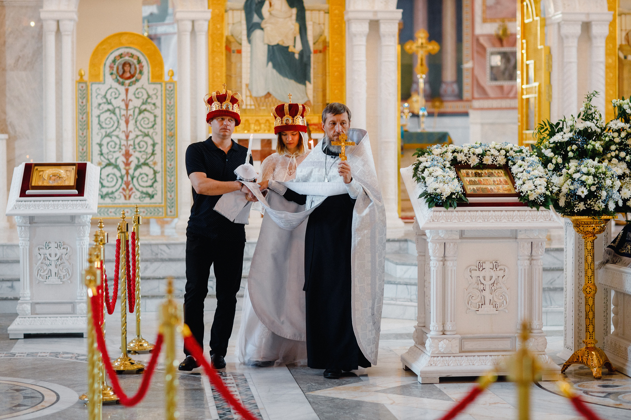Собор Александра Невского. Венчание. Алексей и Кристина. Фотографы в городе Волгограде — Людмила Агеева и Алексей Околелов