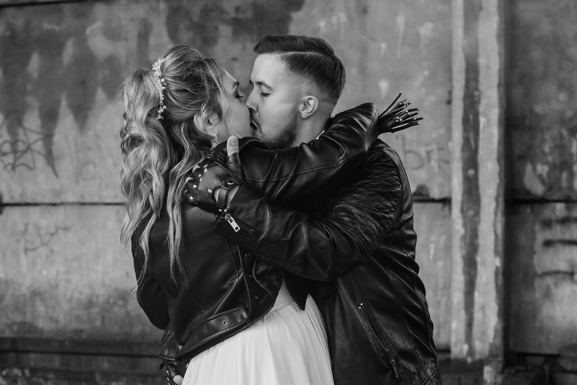 Свадебная съемка Северодвинск в стиле рок. Свадебный фотограф в Архангельске и Северодвинске