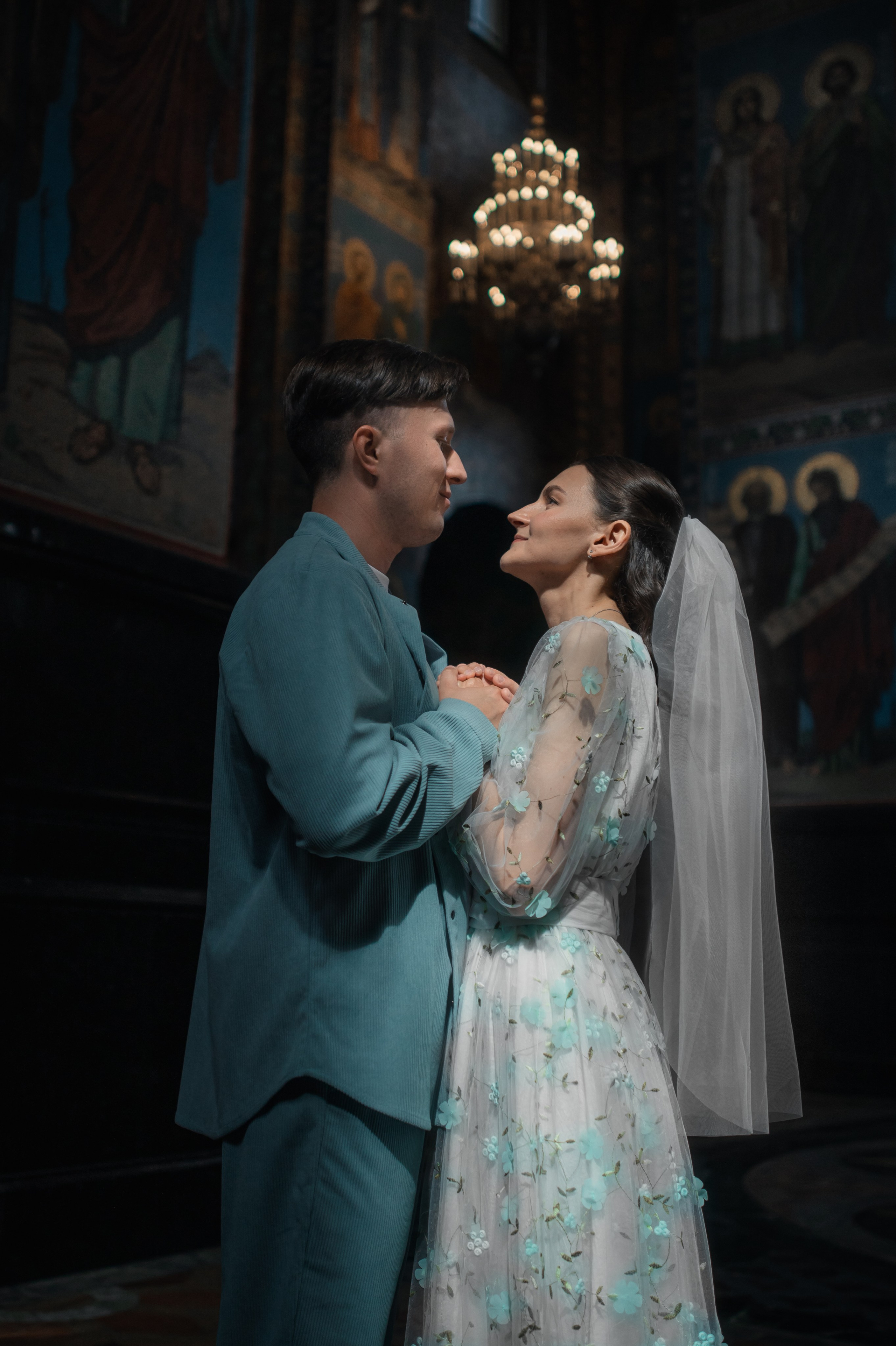 Венчание в Спасе на Крови. Фотограф на крещение и венчание, семейный фотограф в Санкт-Петербурге