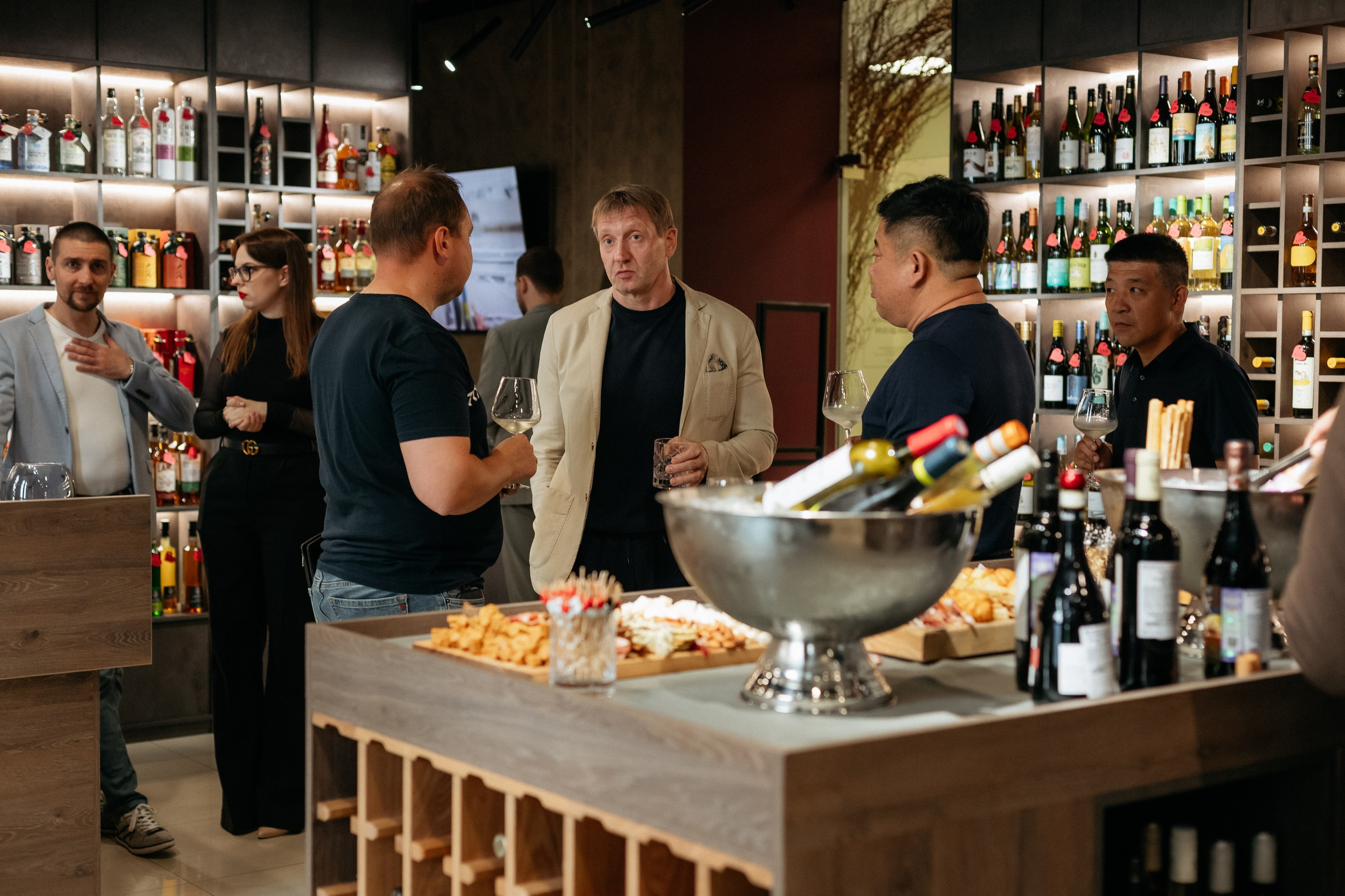 BY SIMPLE ВИНОТЕКА — ОТКРЫТИЕ. СВОИ. ФОТООТЧЕТЫ-СОБЫТИЯ-МЕСТА