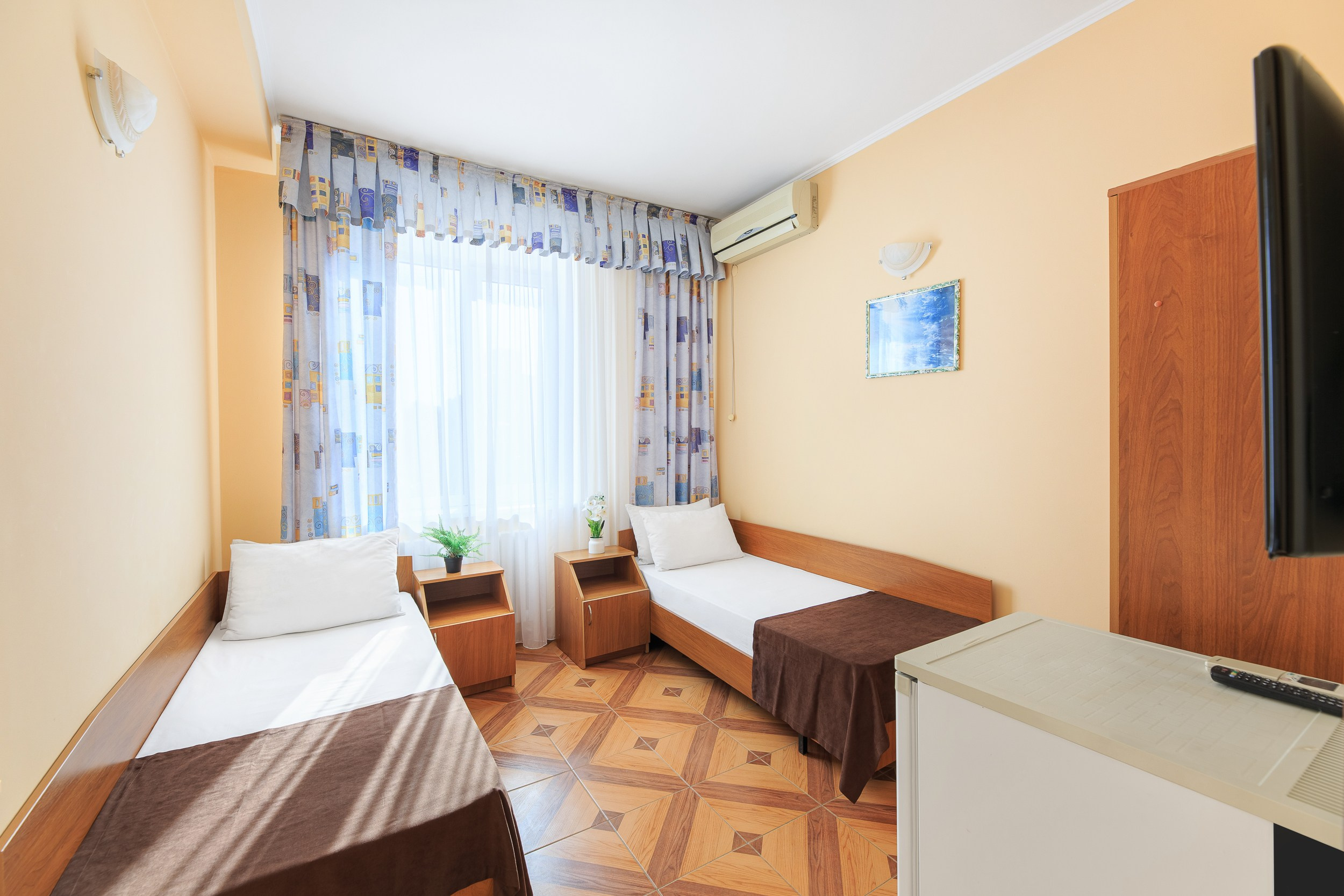 Фотосъёмка номеров с дополнительным освещением. Профессиональная фотосъёмка интерьеров, предметная фотосессия еды для меню г. Анапа