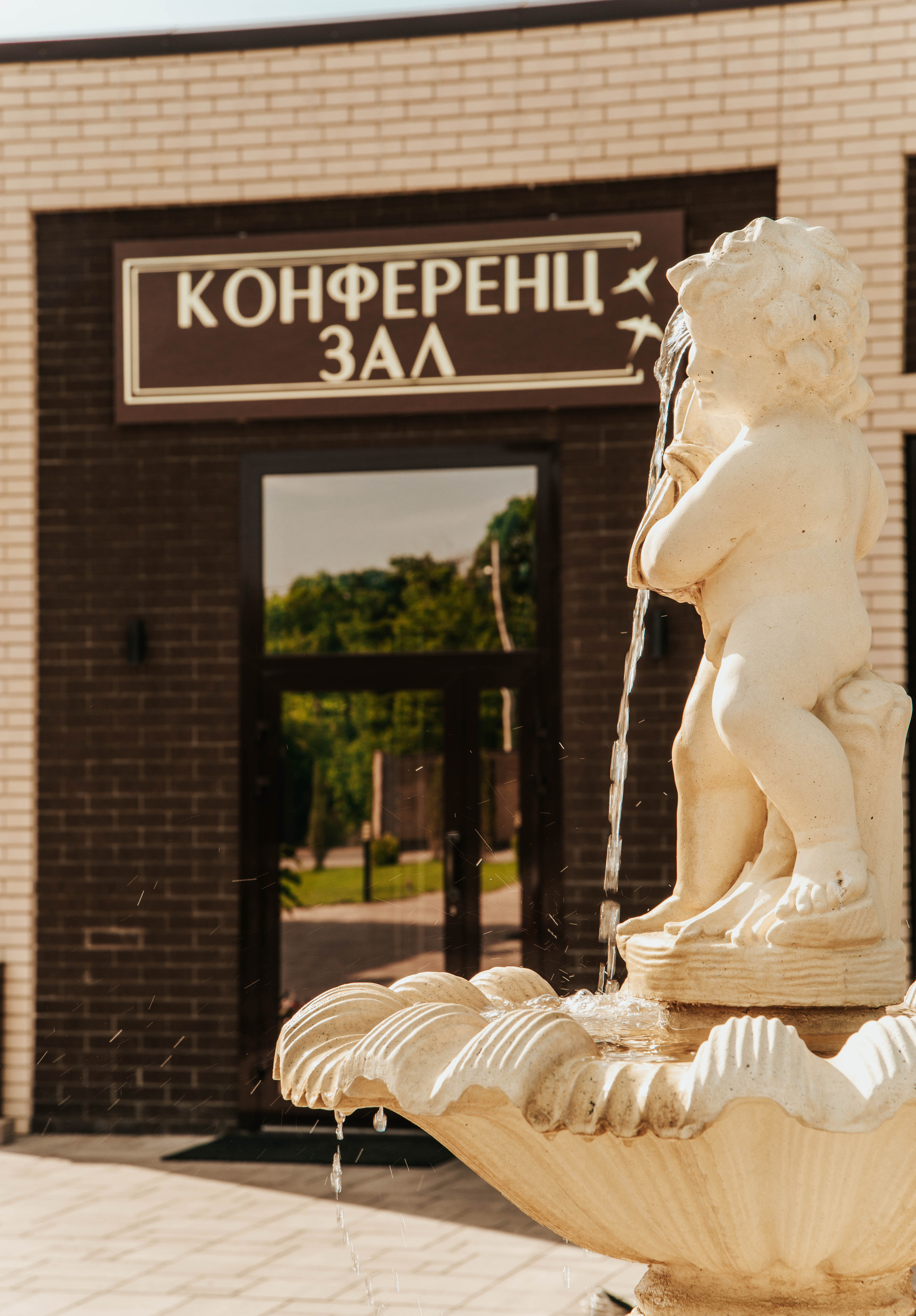 Визуал для клубного пространства «Своя среда». Ксения Glossa. Портретный и репортажный фотограф в Самаре