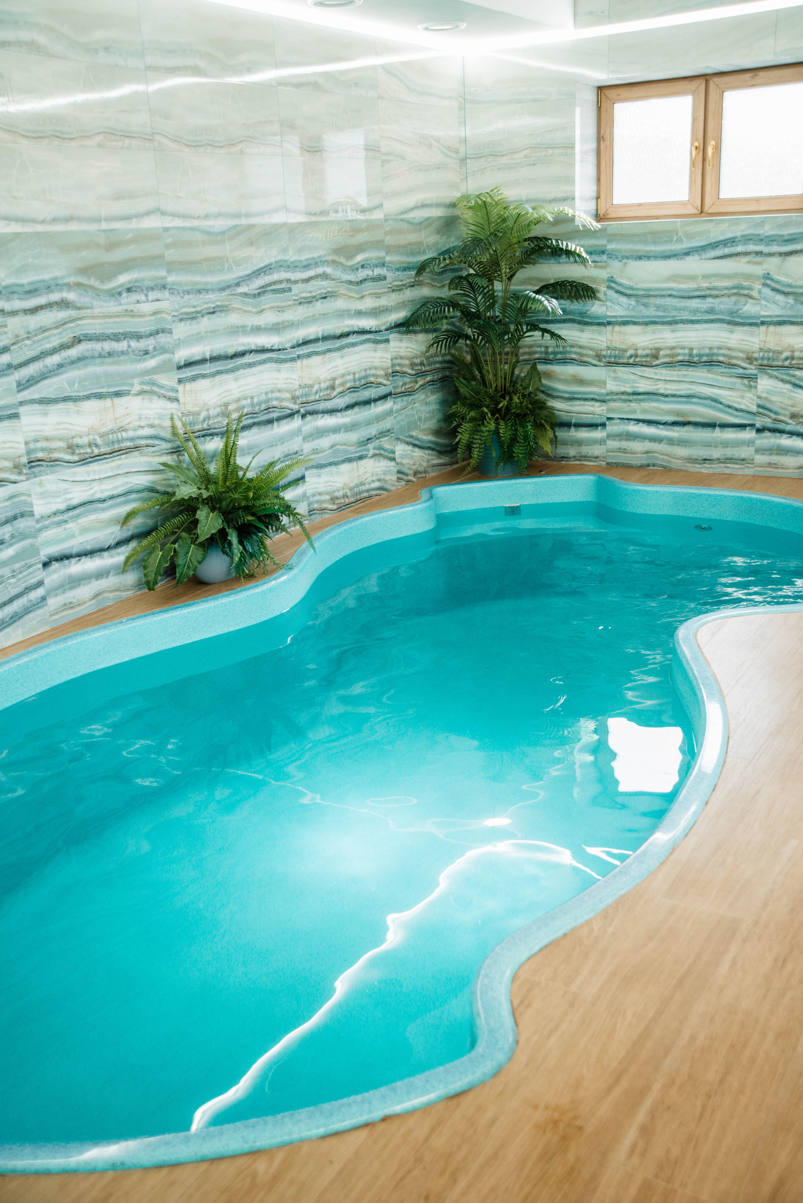 Визуал для клубного пространства «Своя среда». Ксения Glossa. Портретный и репортажный фотограф в Самаре