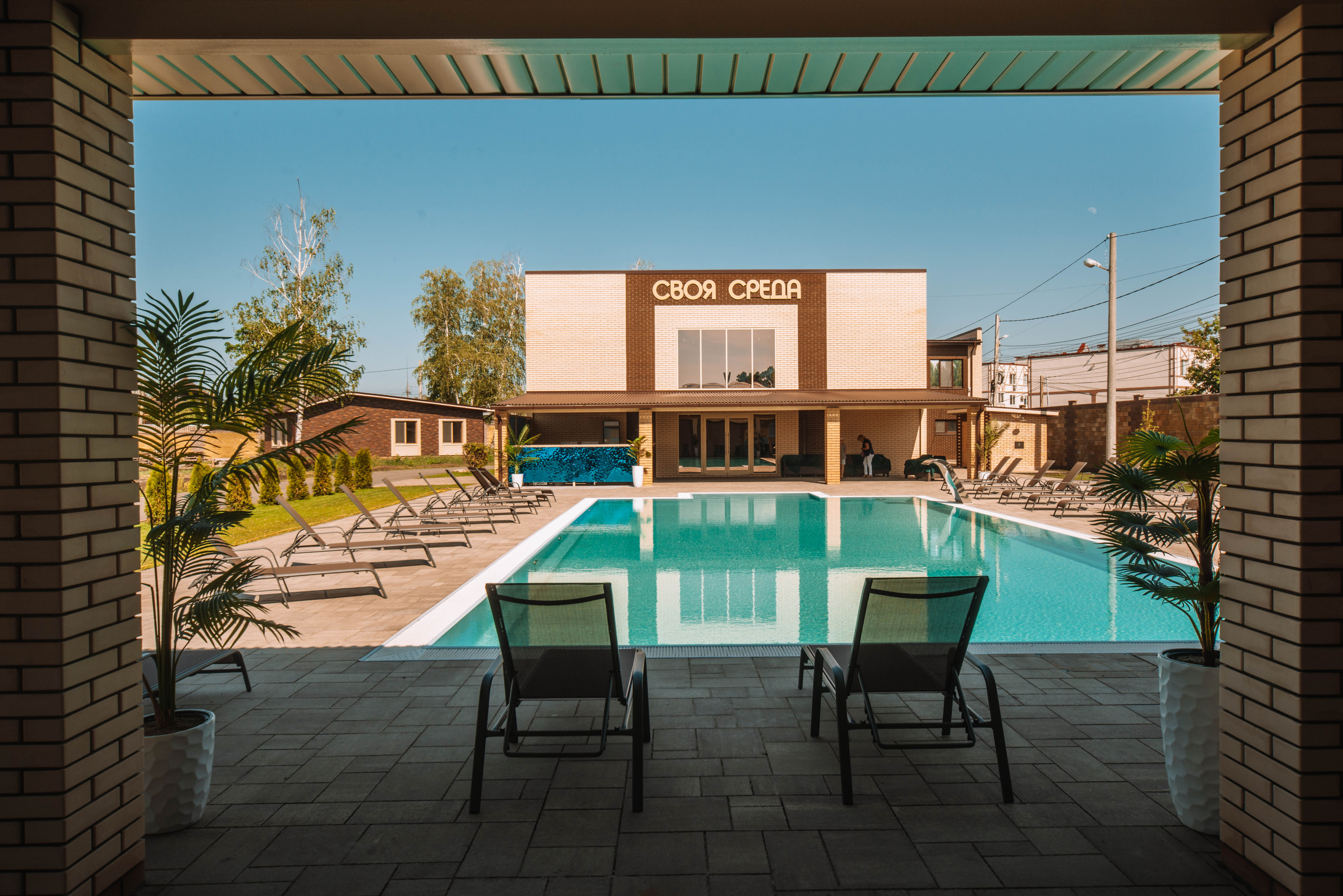 Визуал для клубного пространства «Своя среда». Ксения Glossa. Портретный и репортажный фотограф в Самаре