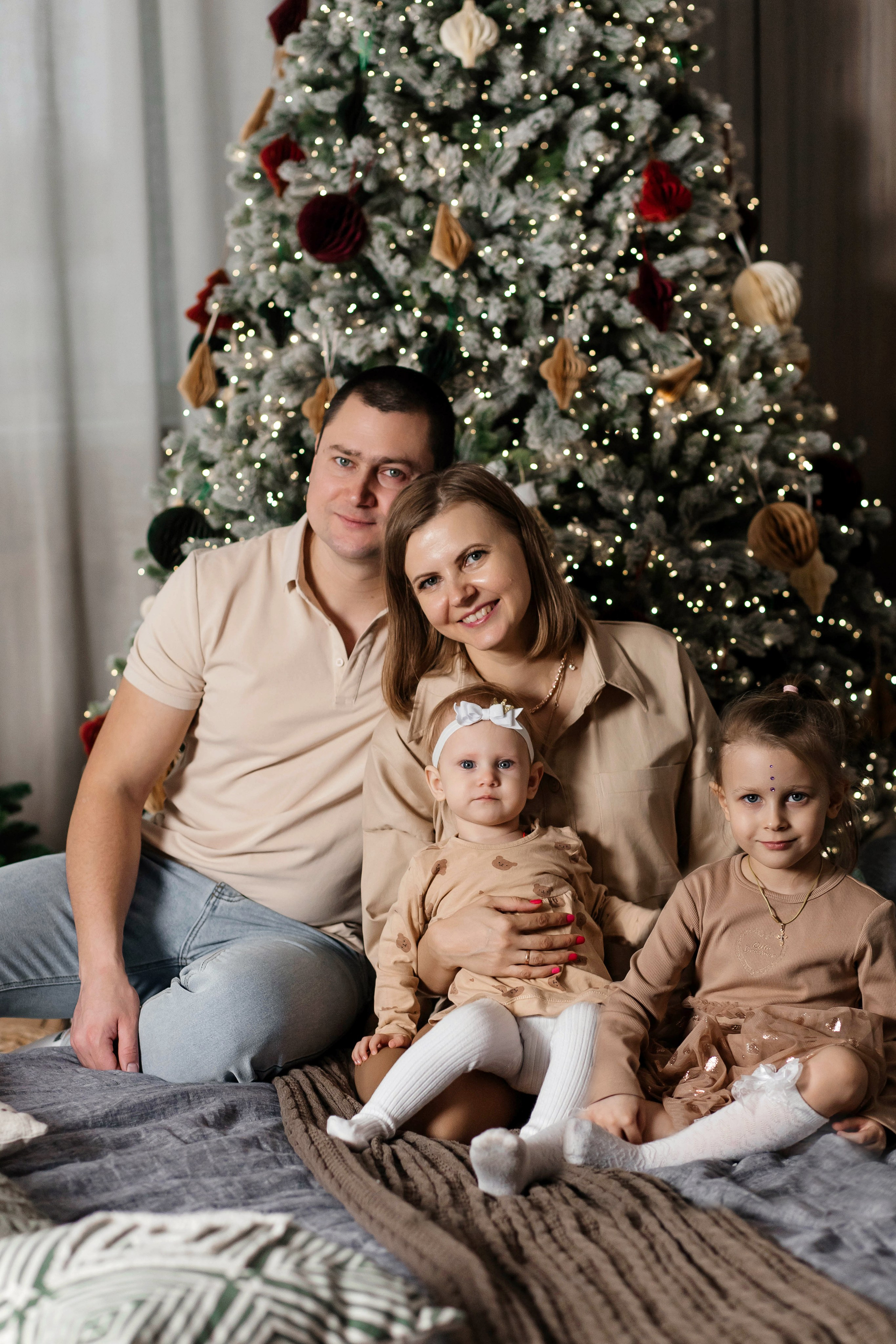 Семейная фотосессия Татьяна НГ 2026. Женский фотограф в Оренбурге Ирина Заводчикова