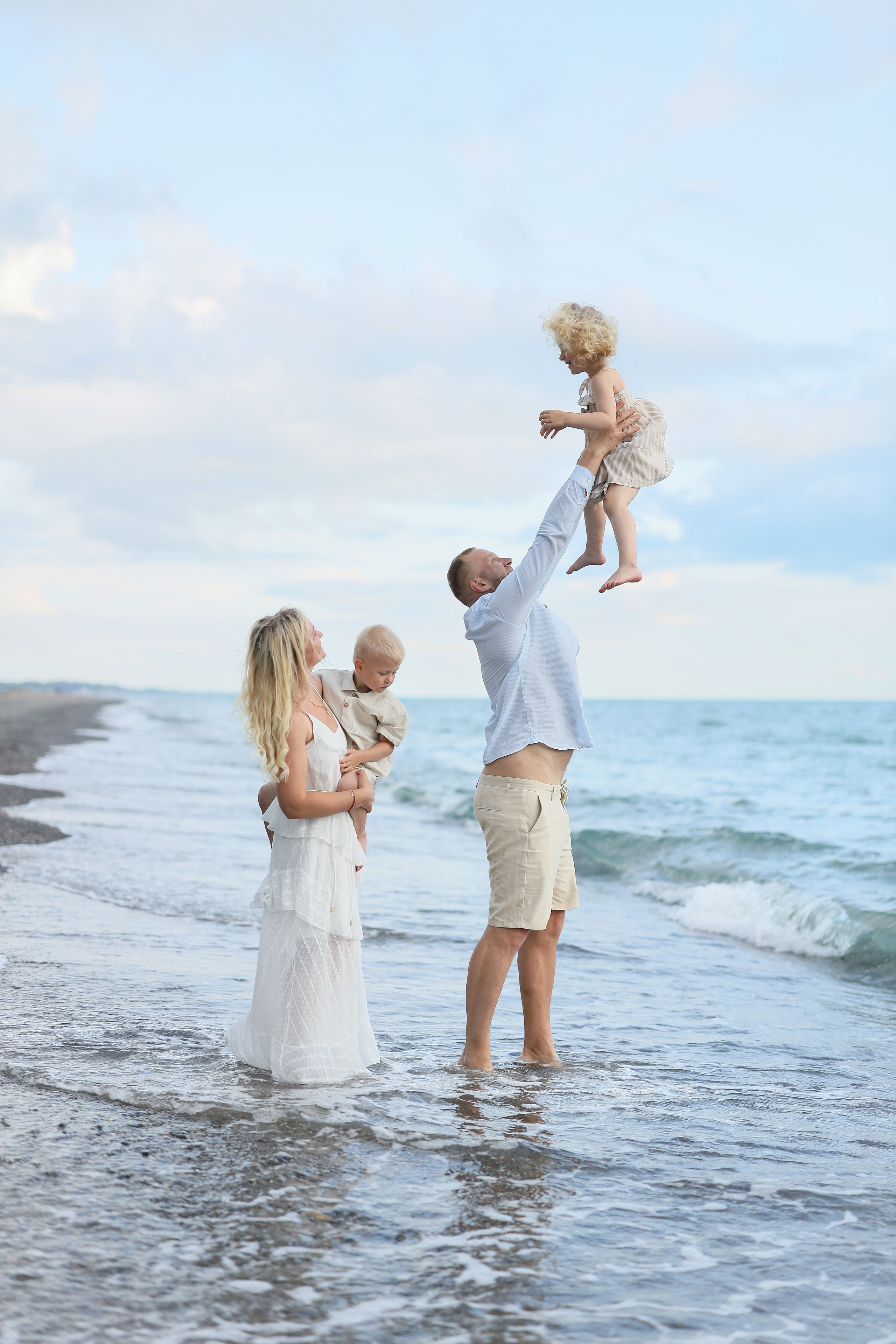 Семейная фотосессия на пляже Келасур, Сухум, Абхазия. Свадебный и семейный фотограф в Абхазии Жанна Соснина