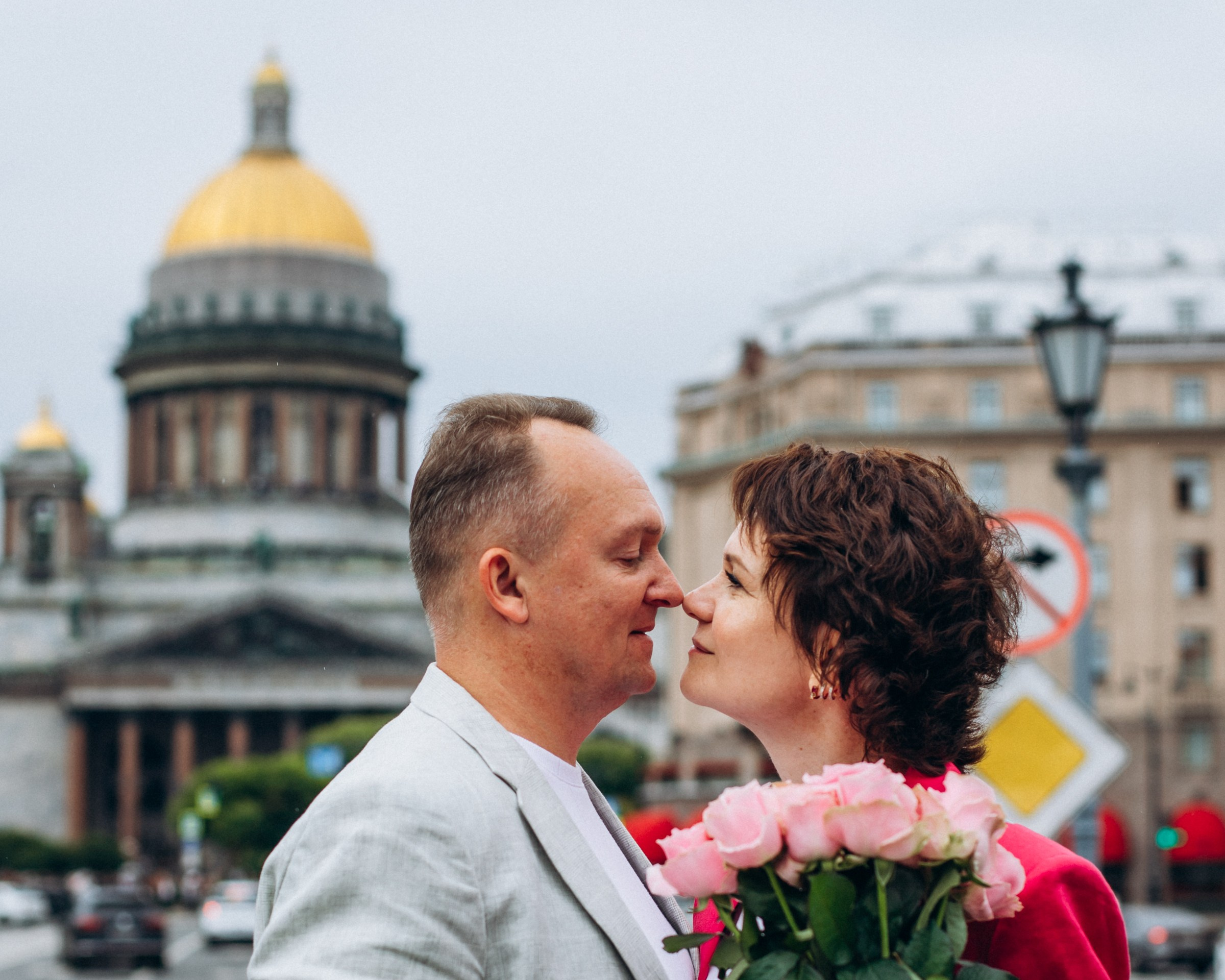 Тарас и Юлия в июне. Фотопрогулка в Петербурге. Индивидуальный и семейный фотограф в Санкт-Петербурге