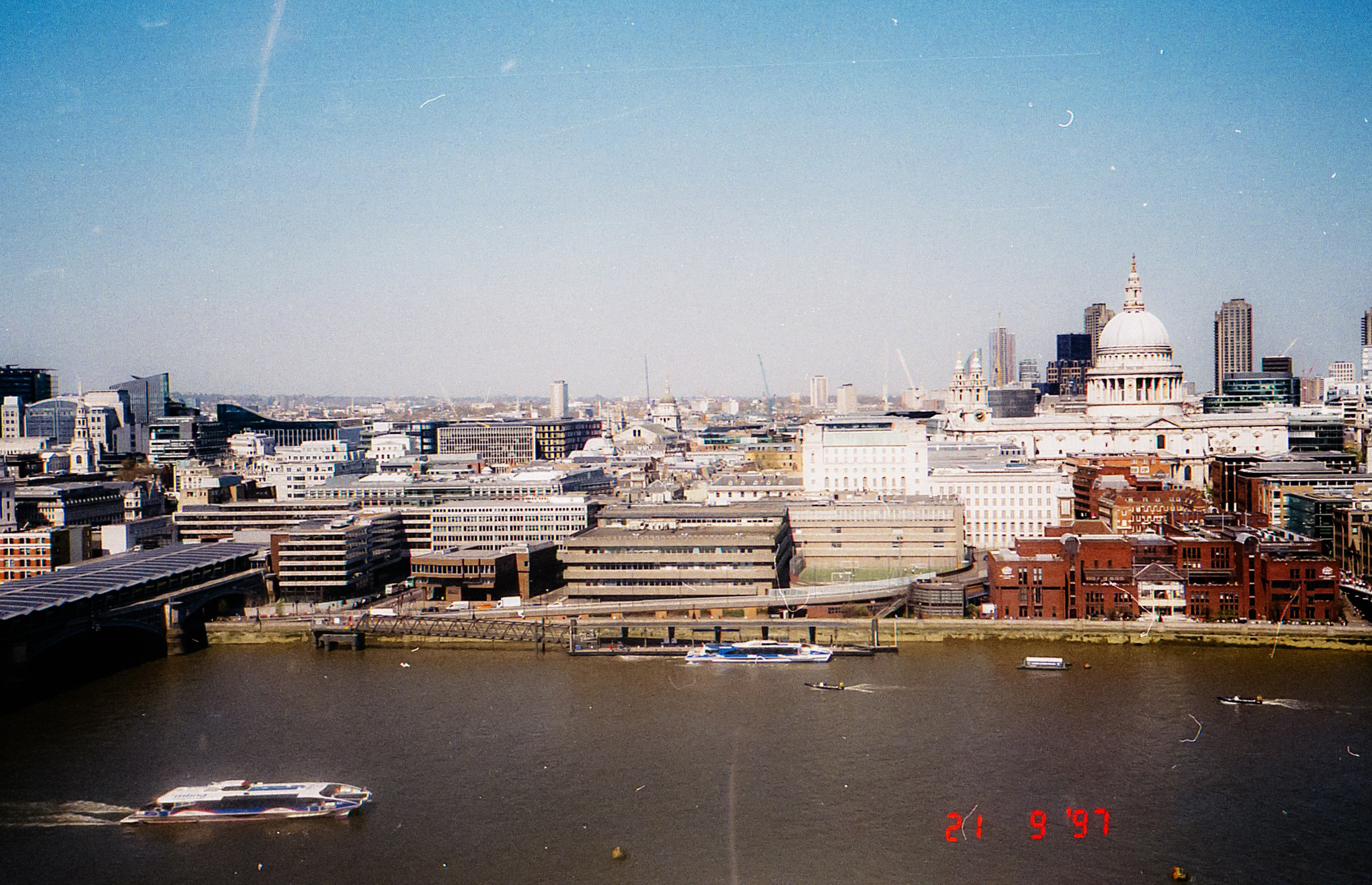 Analogue london. Iraogo