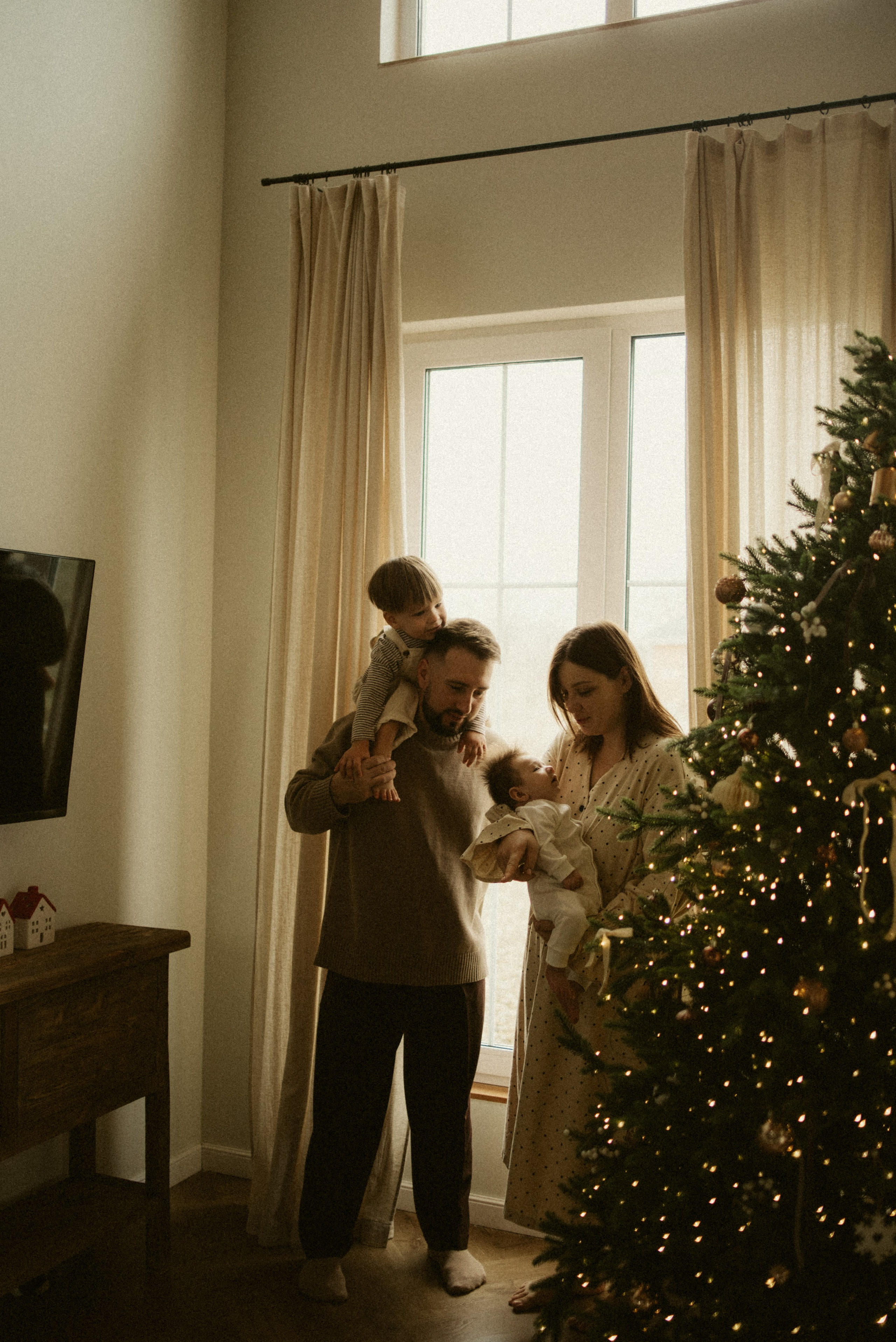 Семейная новогодняя фотосессия дома. Семейный фотограф в Краснодаре