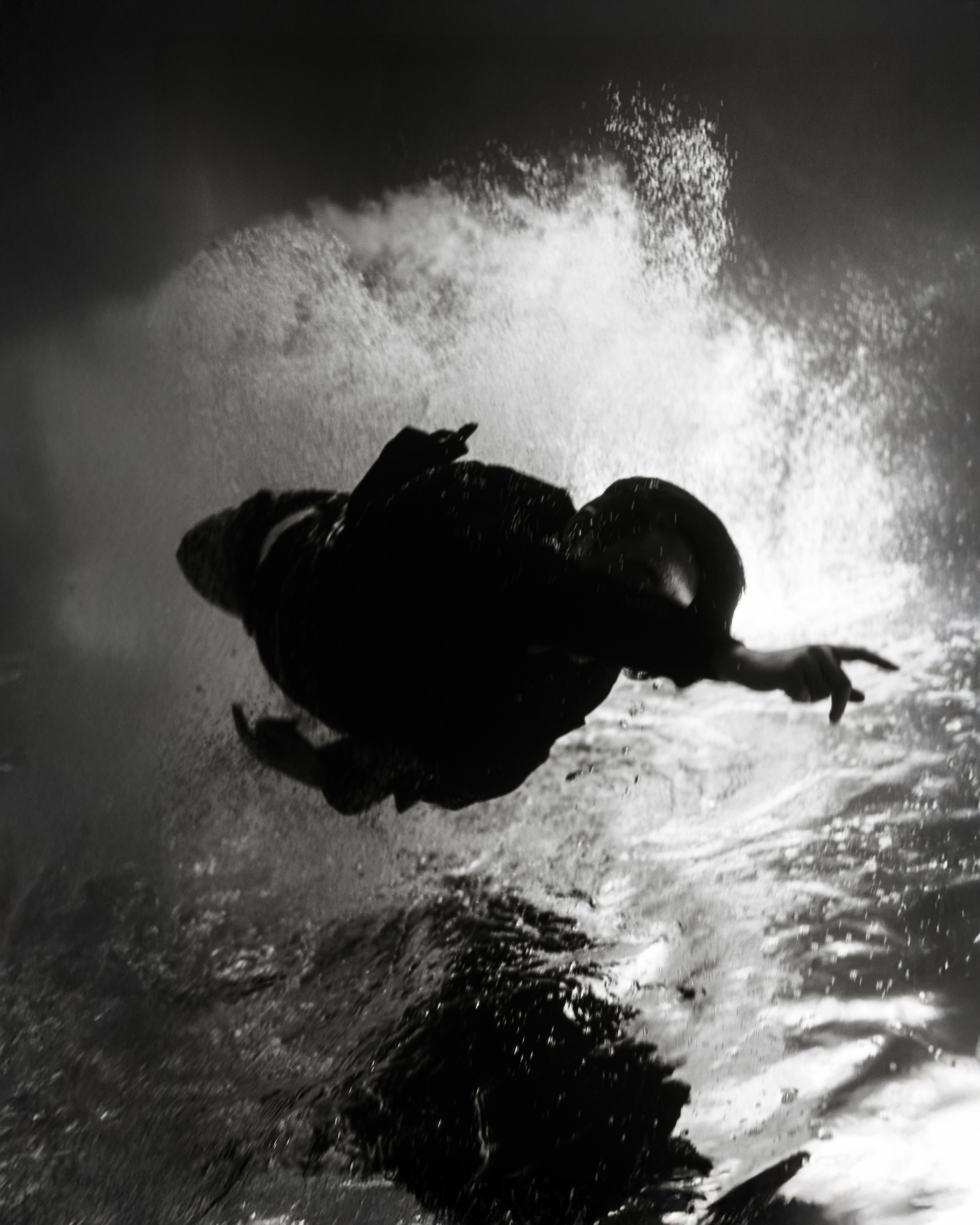 Мужская психологическая съёмка под водой. Фотоведьма Дарья Нечинская