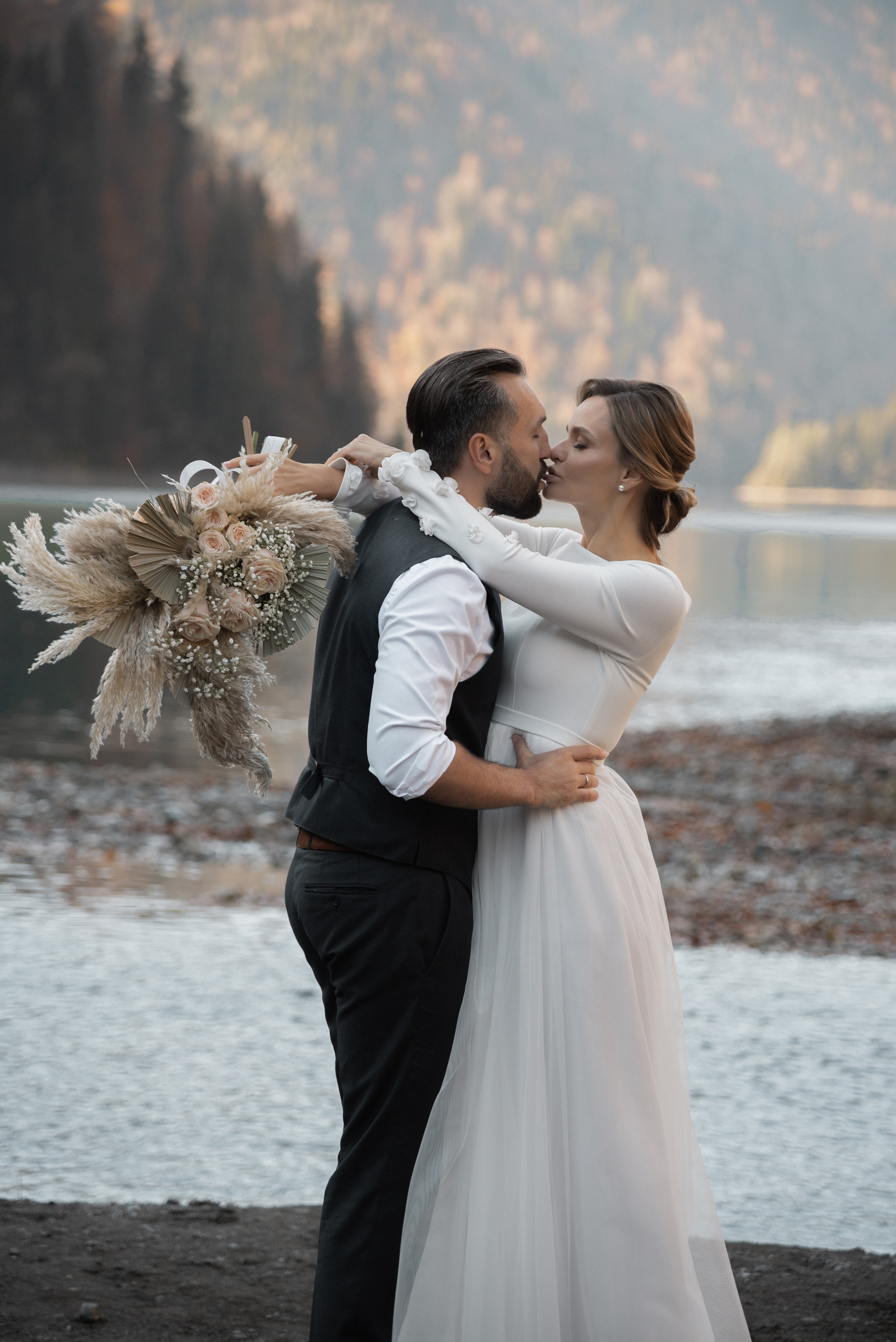 На озере в горах. Свадебный фотограф Анна Хочева