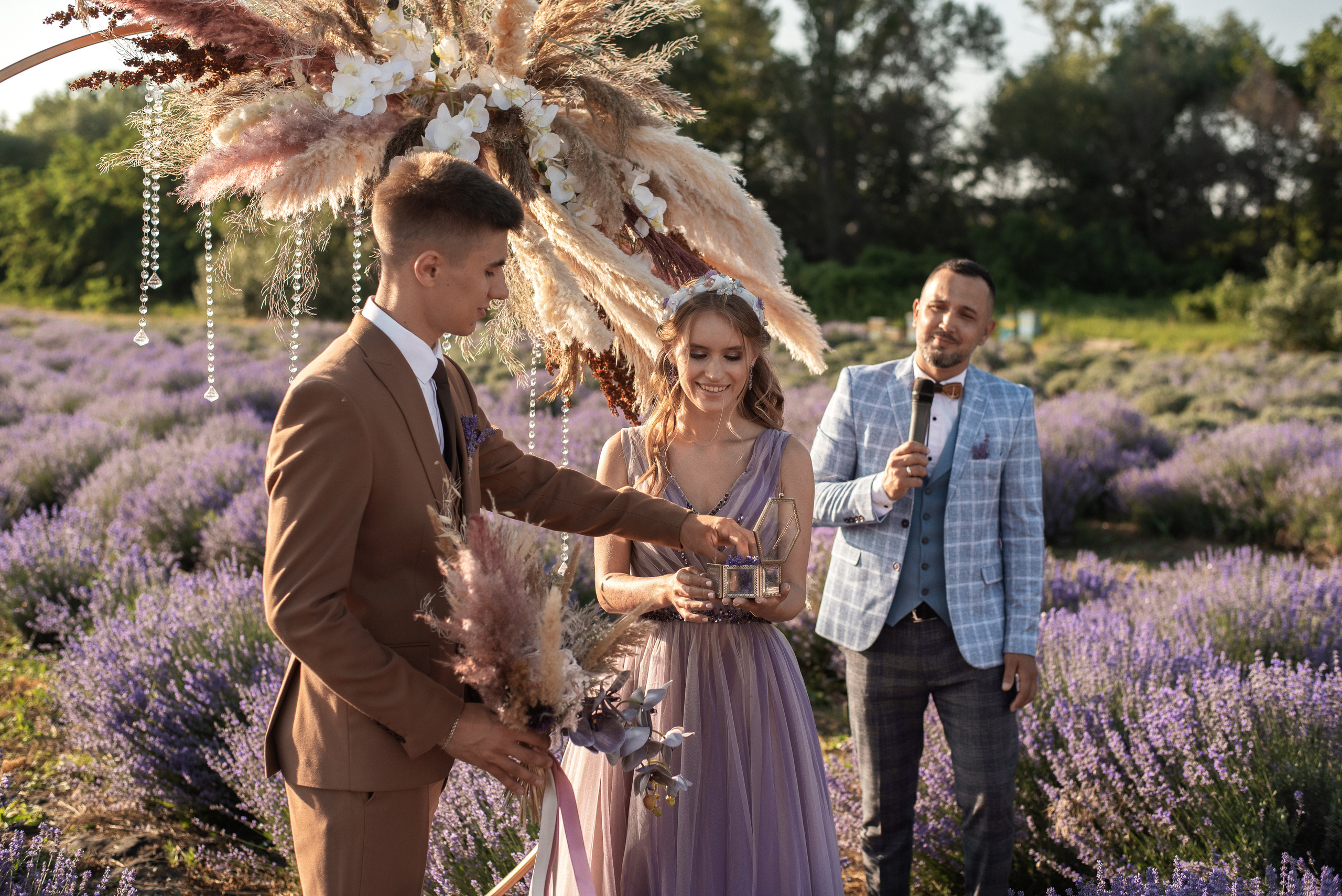 Лавандовое поле. Выездная церемония. Свадебный фотограф Анна Хочева