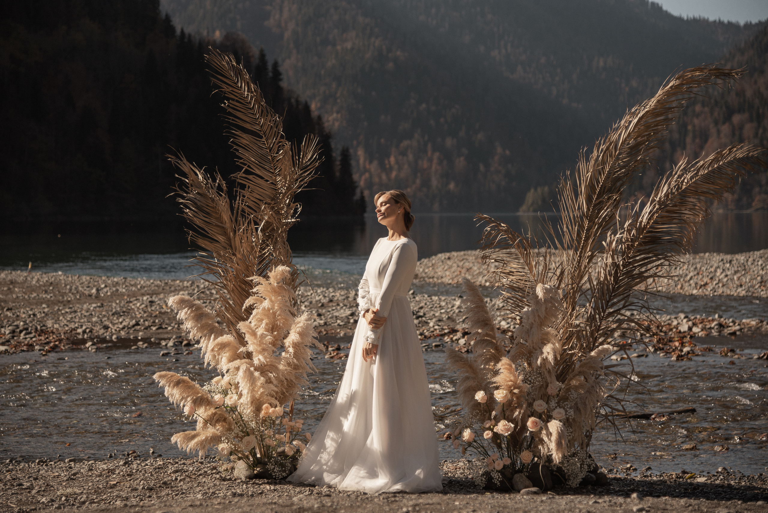 На озере в горах. Свадебный фотограф Анна Хочева