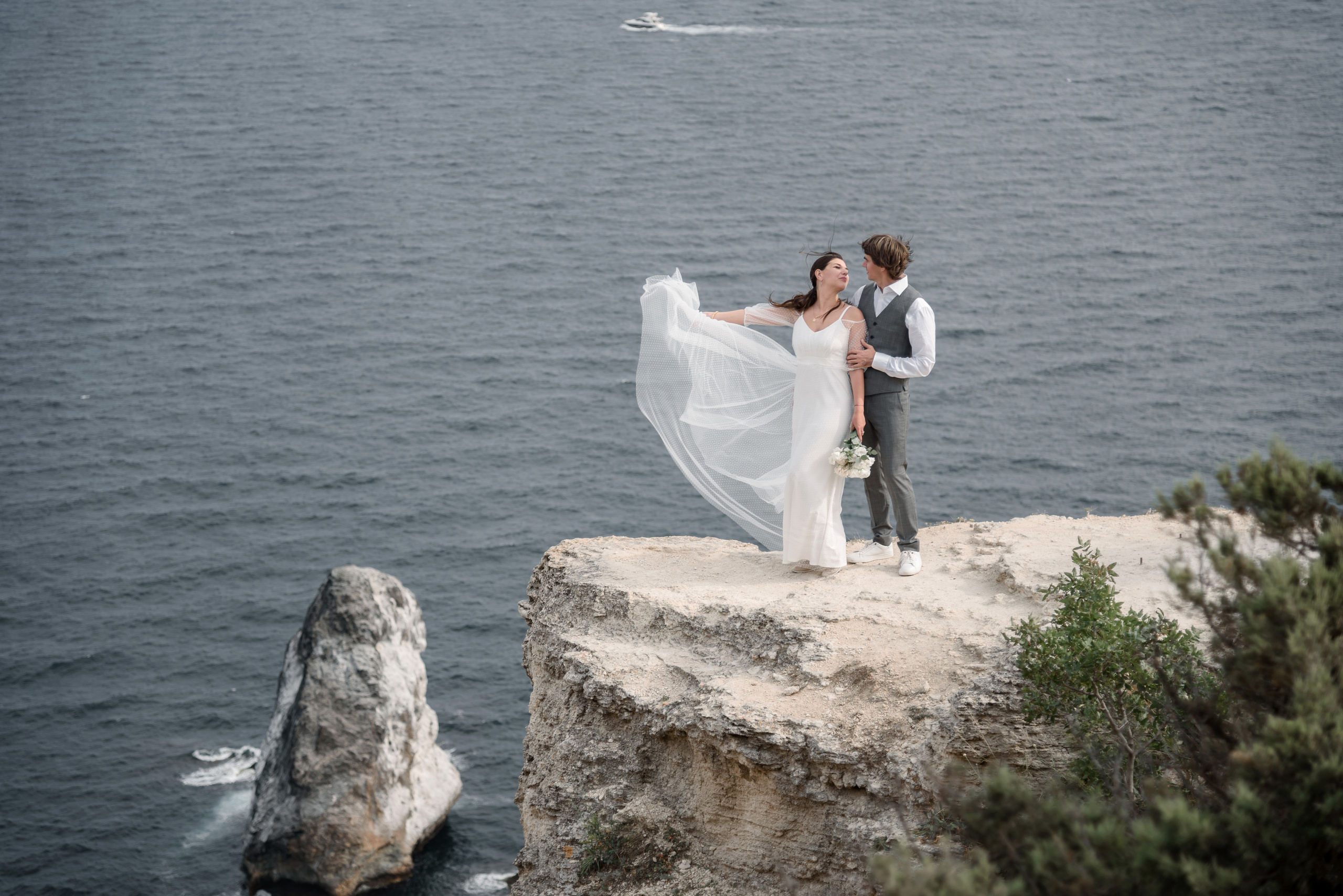 Сергей и Юля. Закат в Балаклаве. Свадебный фотограф Анна Хочева