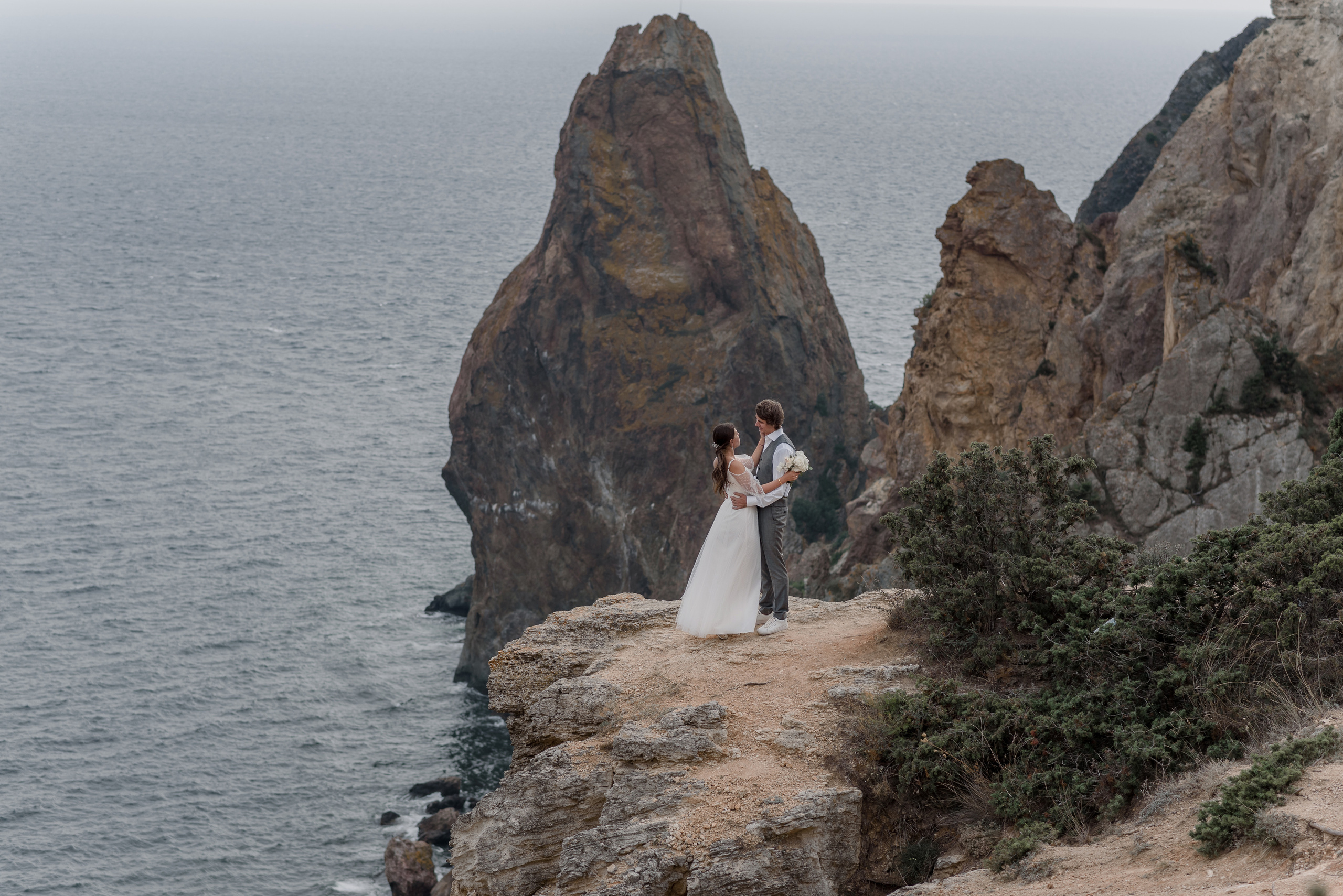 Сергей и Юля. Закат в Балаклаве. Свадебный фотограф Анна Хочева