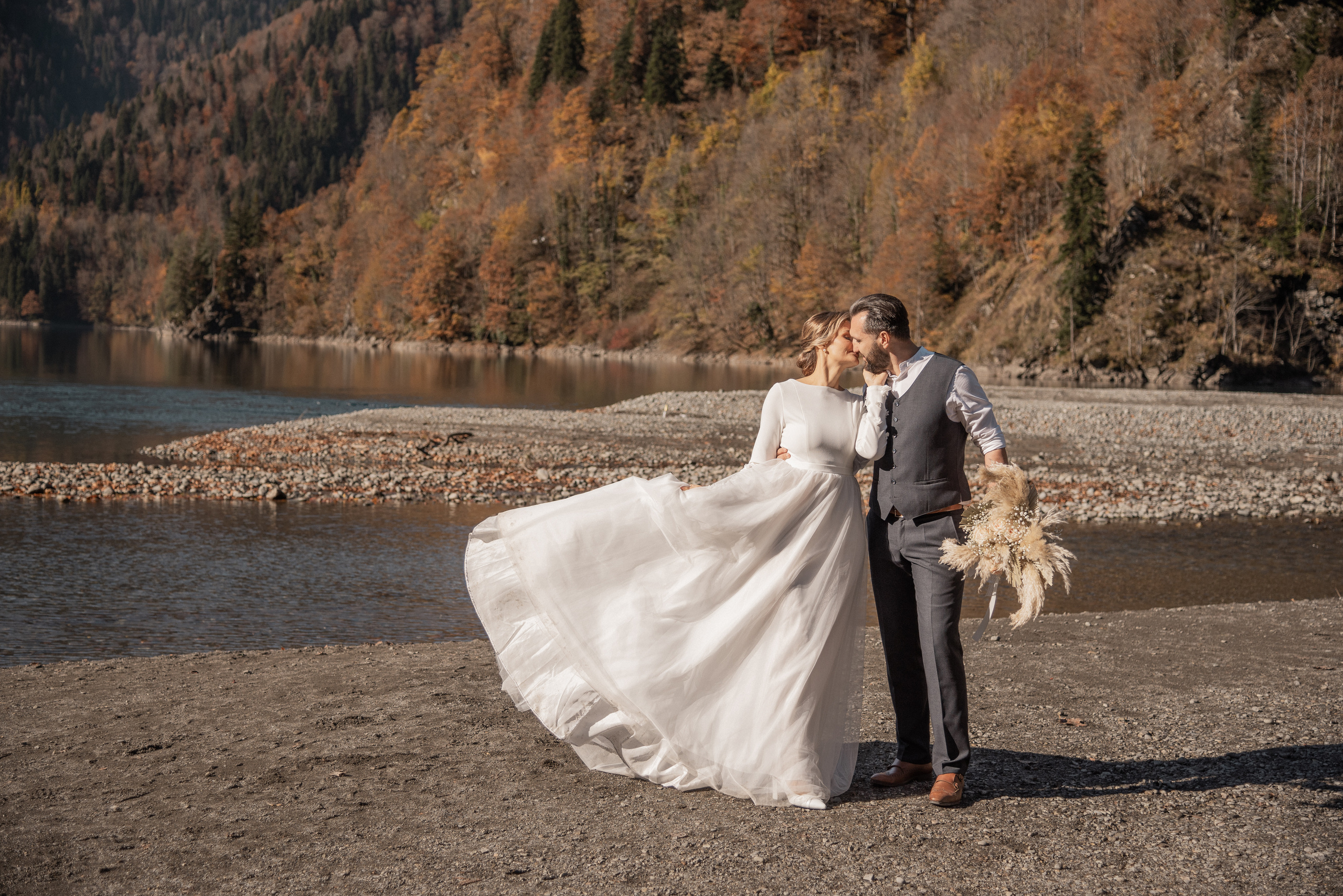 На озере в горах. Свадебный фотограф Анна Хочева