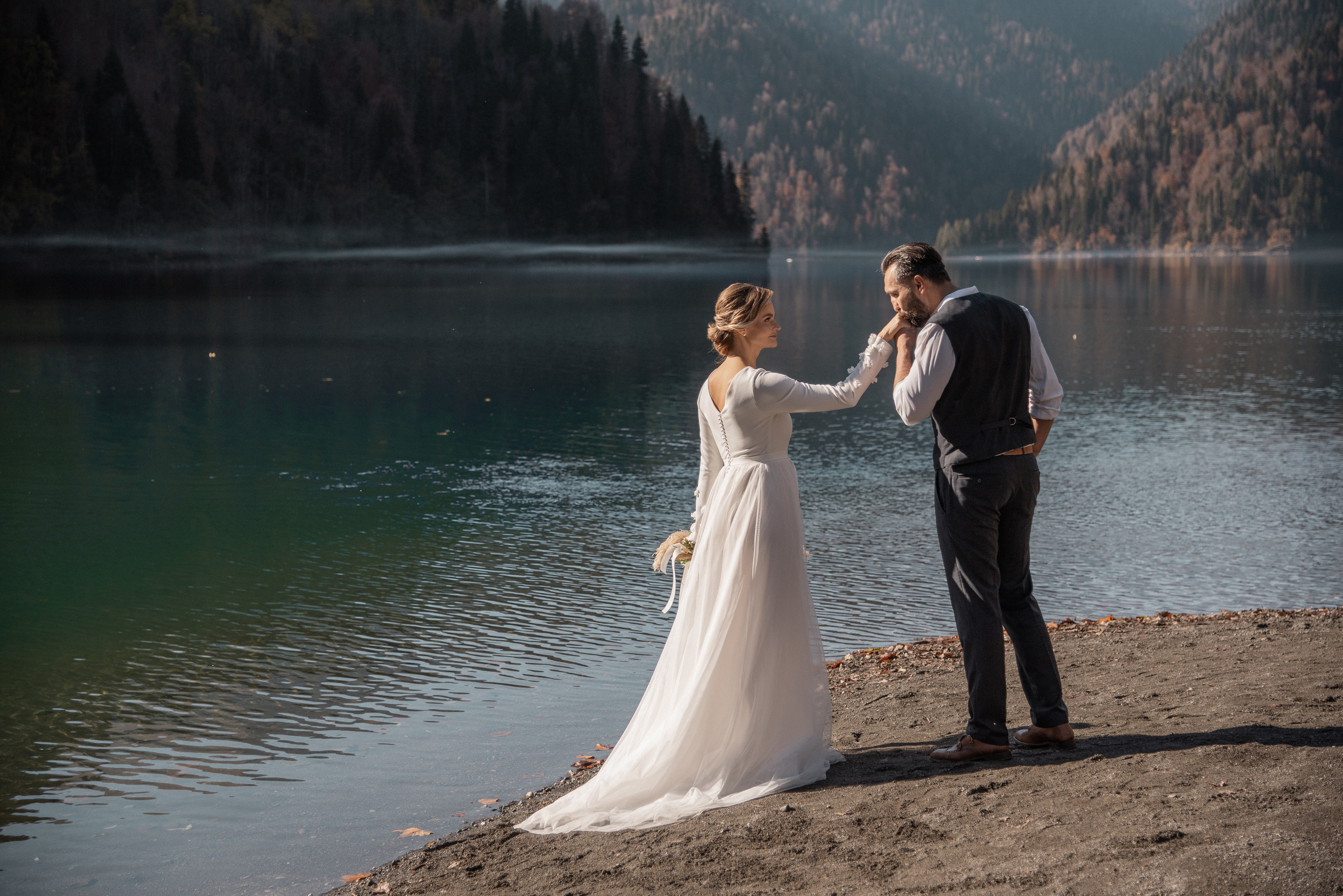На озере в горах. Свадебный фотограф Анна Хочева