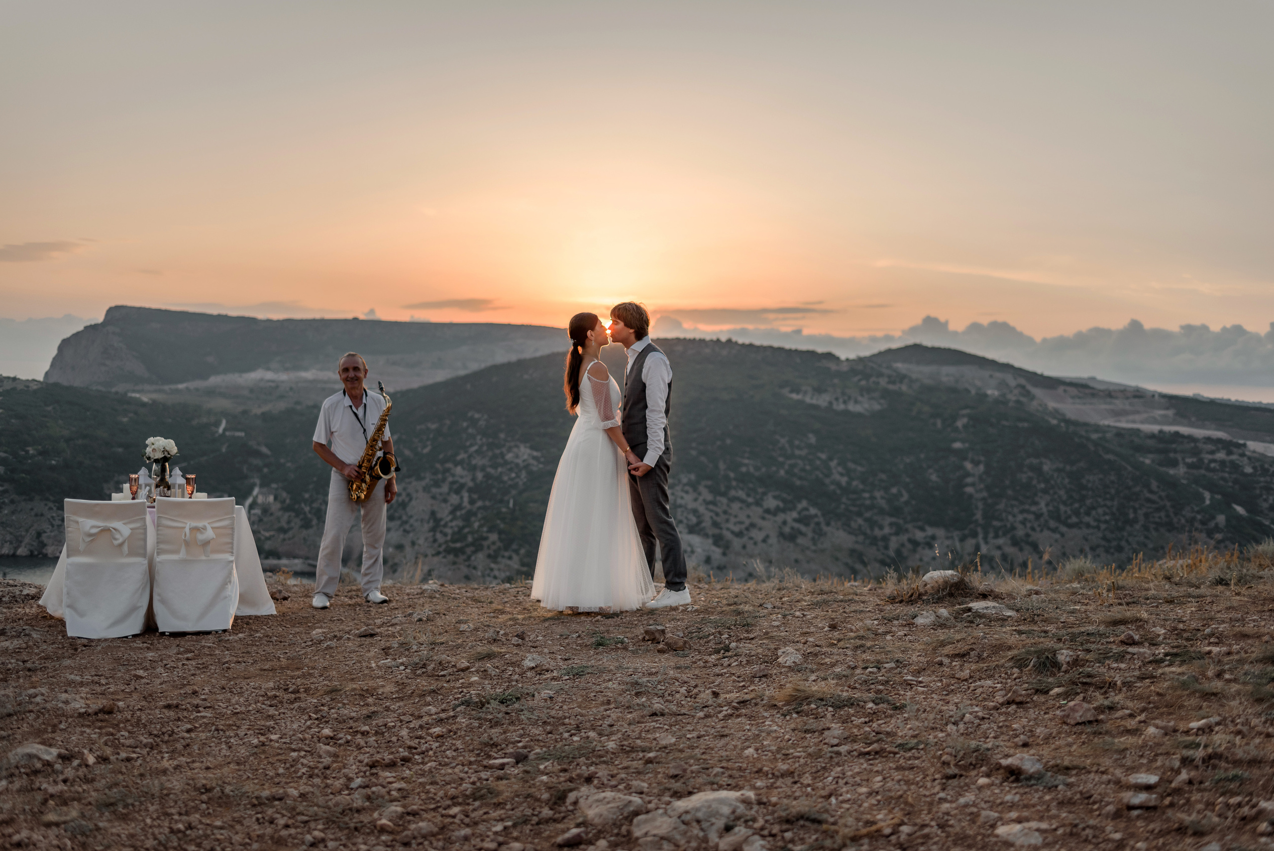 Сергей и Юля. Закат в Балаклаве. Свадебный фотограф Анна Хочева