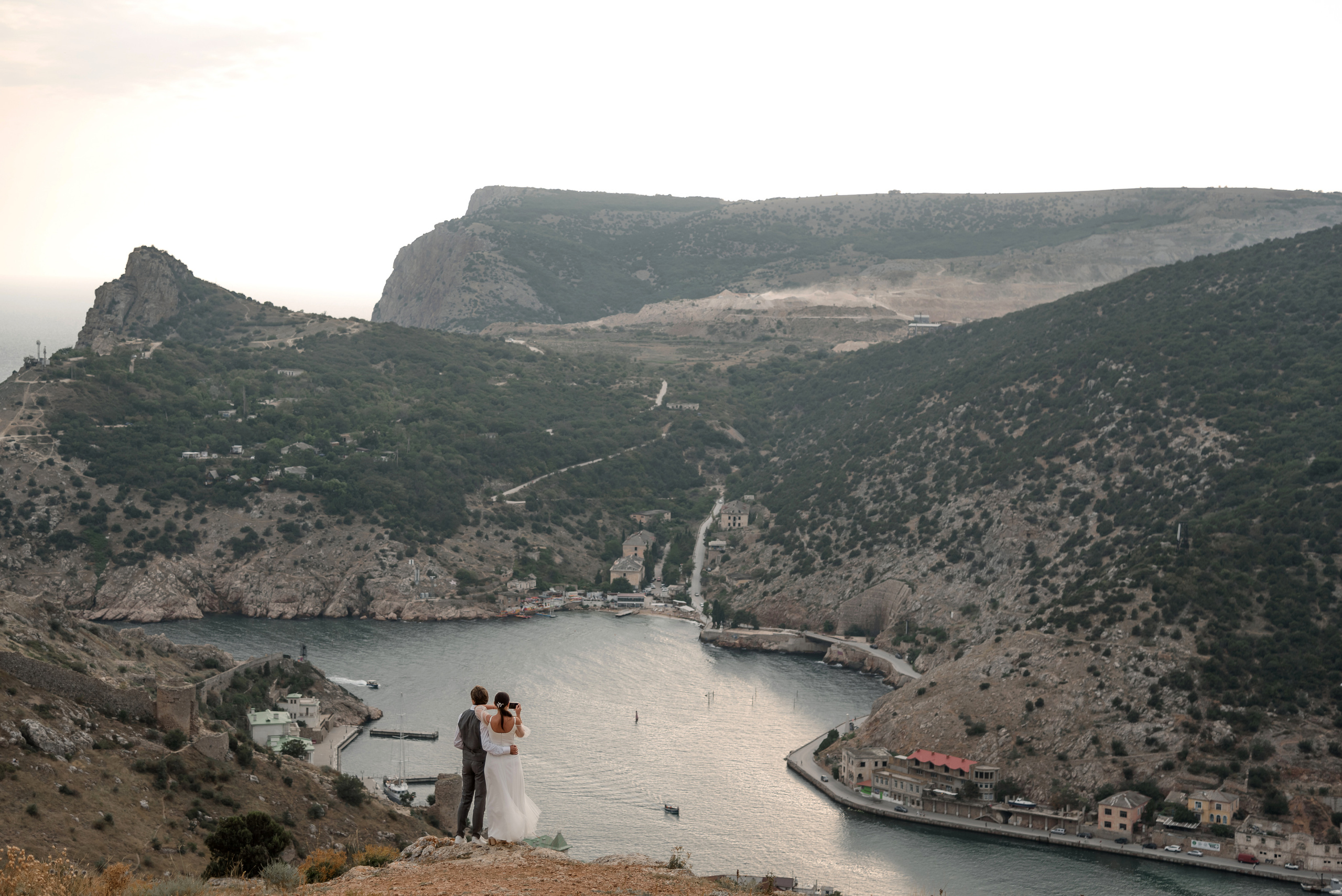 Сергей и Юля. Закат в Балаклаве. Свадебный фотограф Анна Хочева