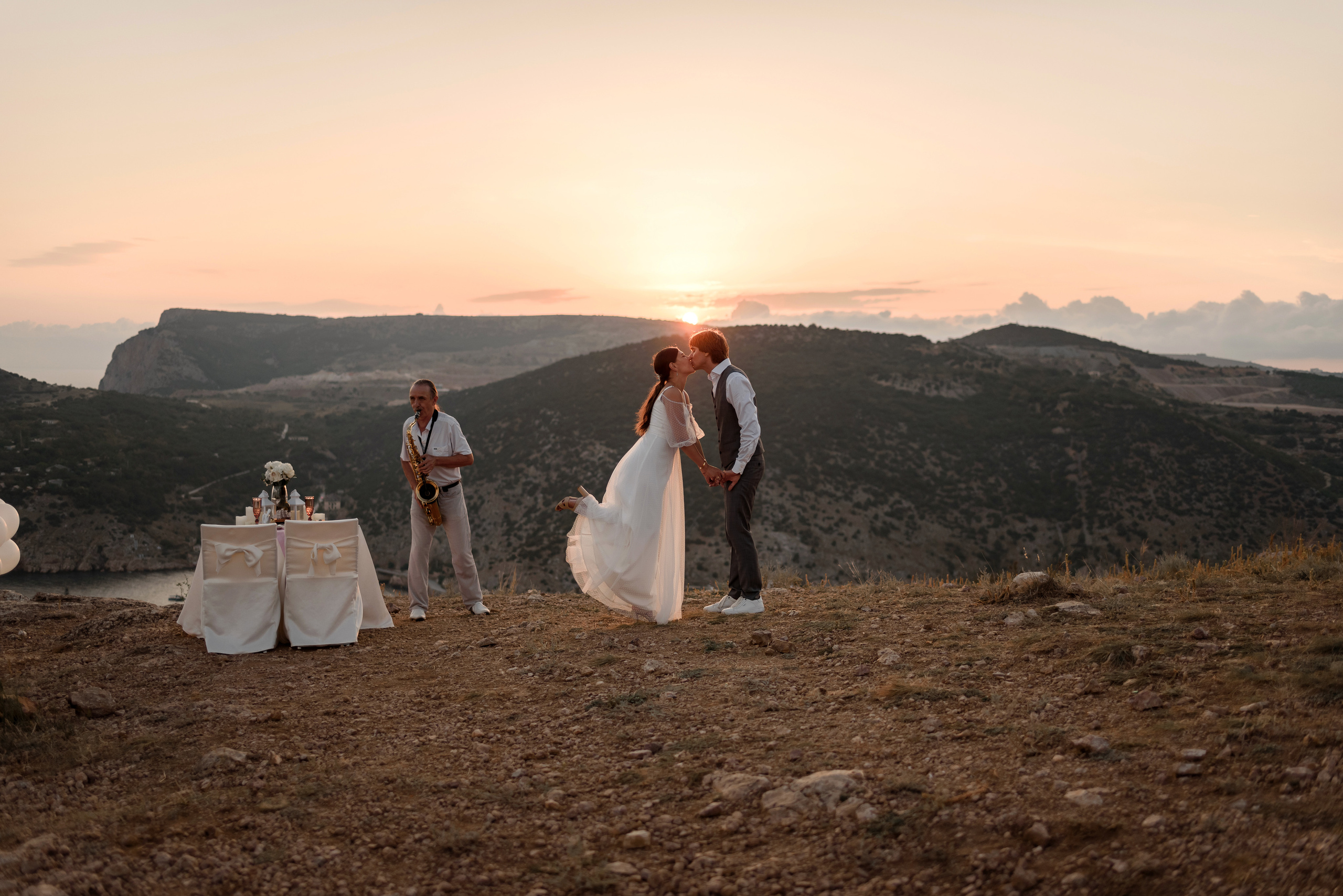 Сергей и Юля. Закат в Балаклаве. Свадебный фотограф Анна Хочева