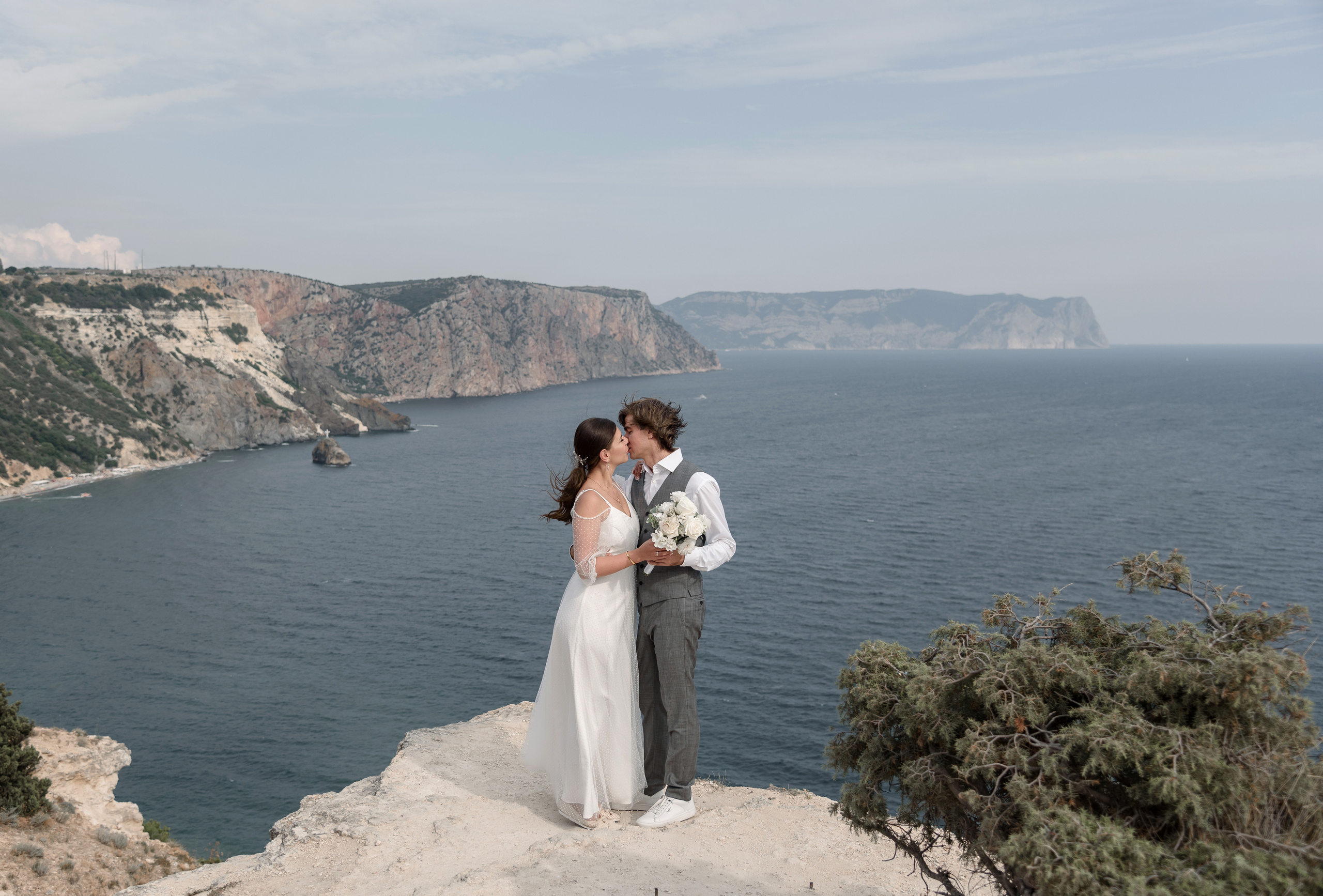 Сергей и Юля. Закат в Балаклаве. Свадебный фотограф Анна Хочева