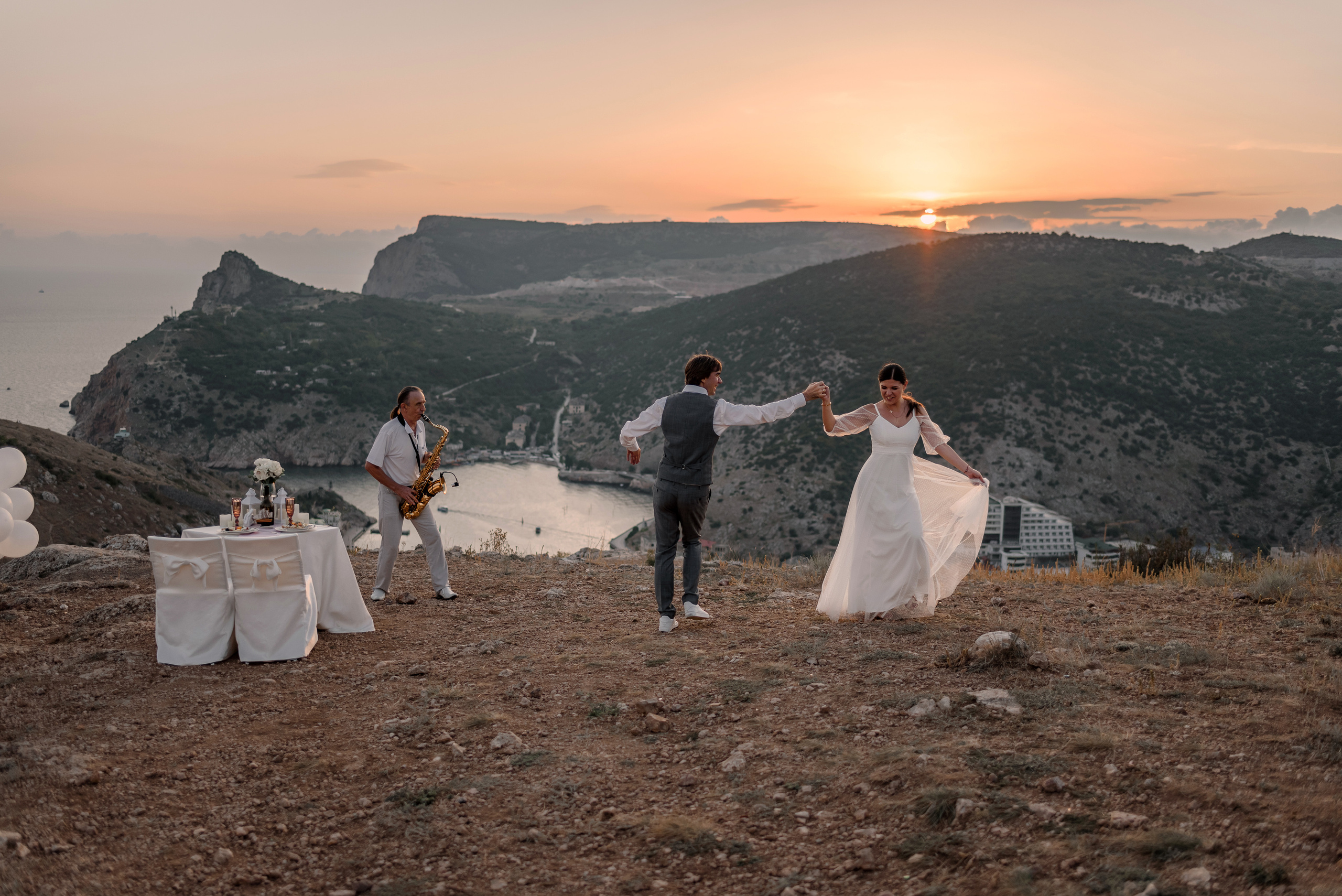 Сергей и Юля. Закат в Балаклаве. Свадебный фотограф Анна Хочева