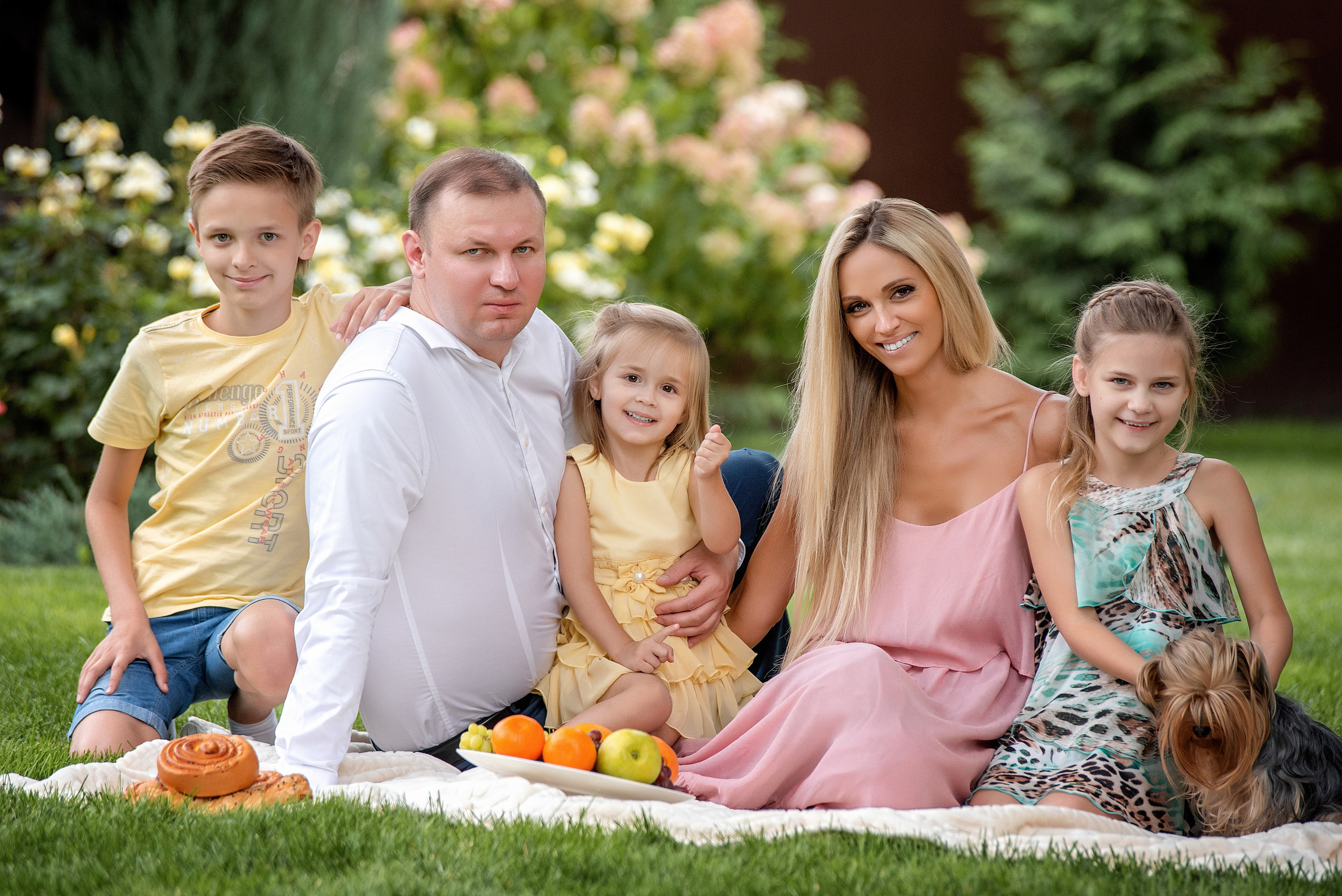 Семейный фотограф в воронеже Семейная фотосессия дети мама папа и ребенок фото на природе