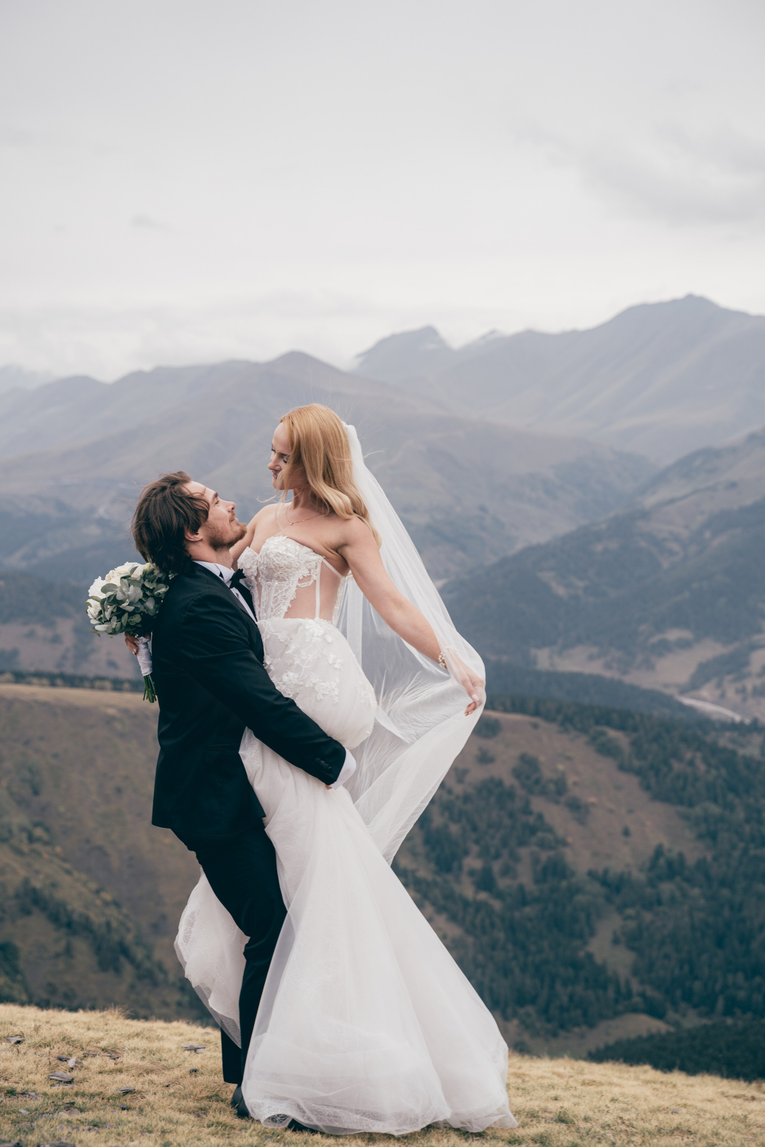 Индивидуальная фотосессия в горах Фотограф КМВ Пятигорск, Железноводск, Ессентуки, Кисловодск Архыз Домбай Горы. Фотограф КМВ|ГОРЫ Пятигорск Железноводск Ессентуки Кисловодск Домбай Архыз Эльбрус