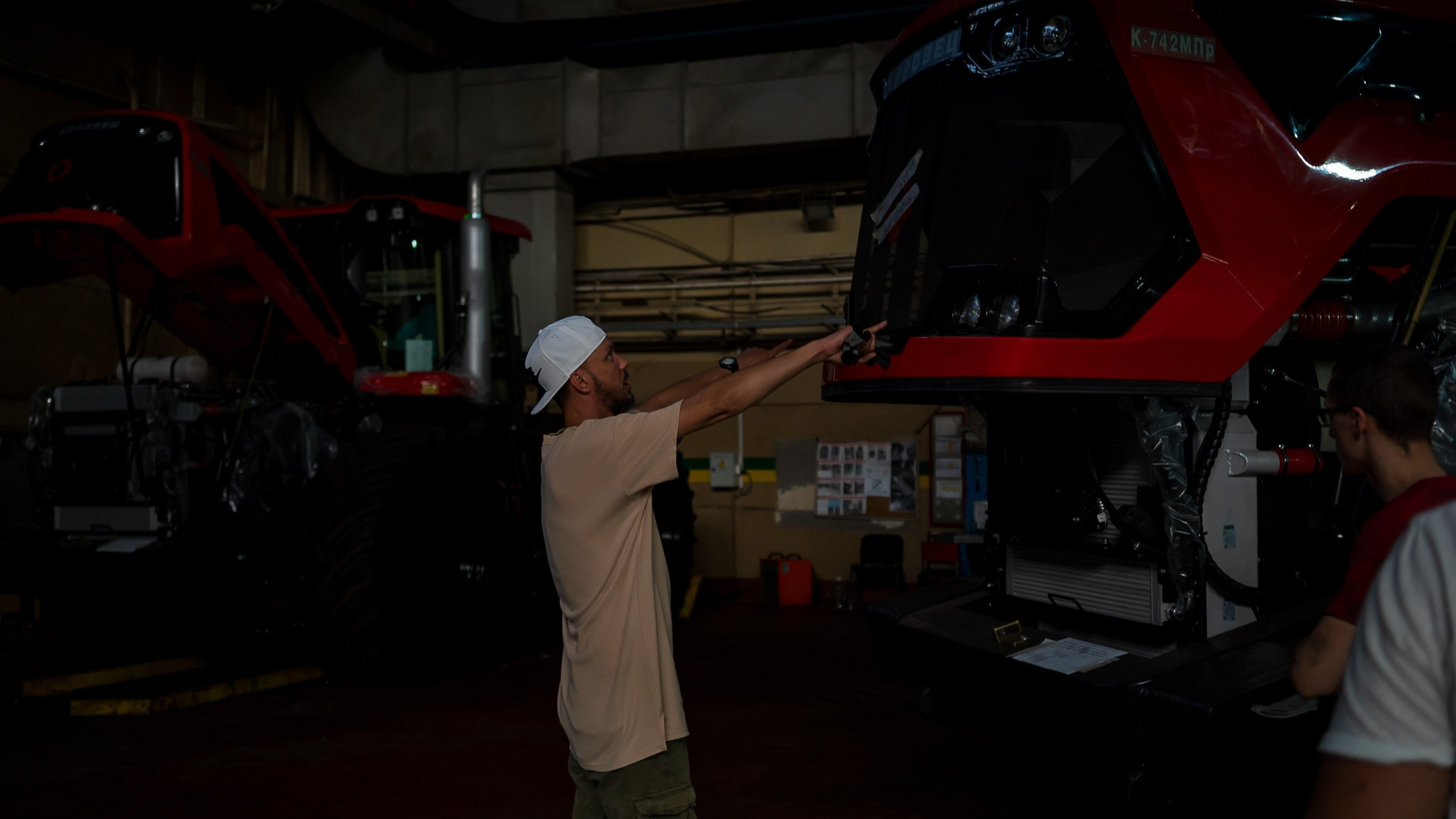 Кировский завод. Графический дизайнер Илья Левченко