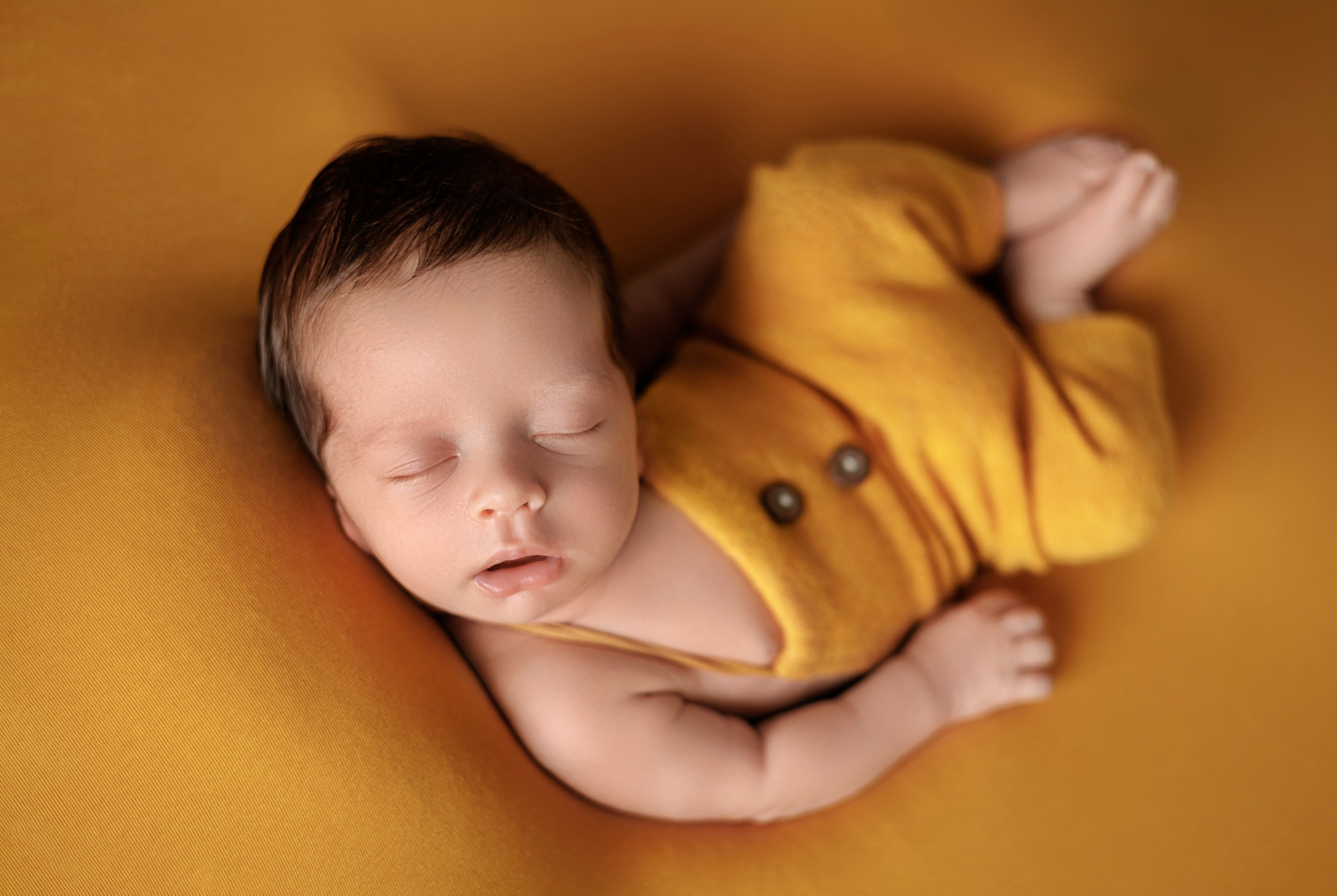 Умар. Евгения Горбунова фотограф новорожденных в Новом Уренгое