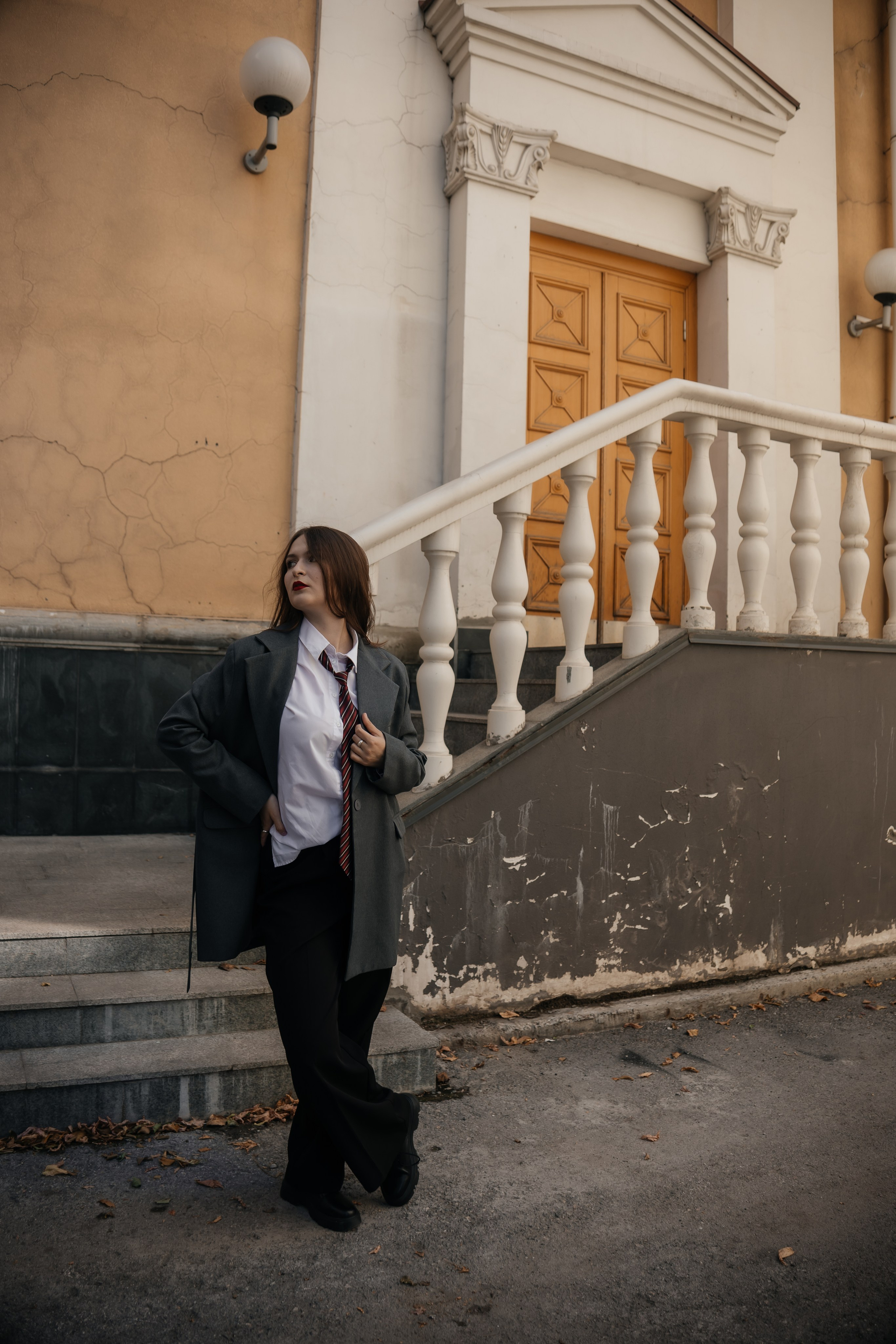 Софа. Прогулочная фотосессия у Победы. Свадебный и семейный фотограф в Новосибирске Ирина Дорошкова