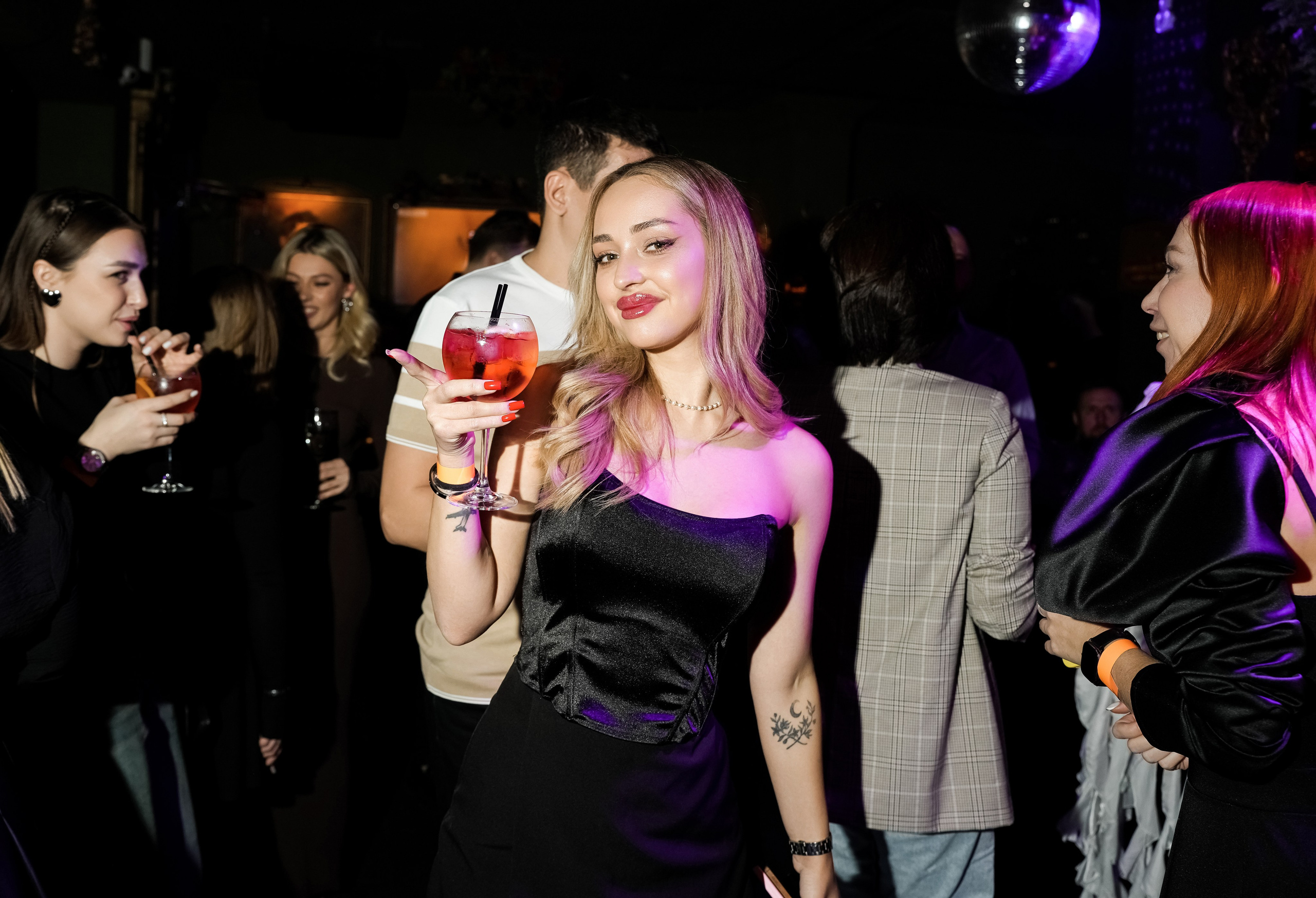 EVENT-туса в караоке. Свадебный фотограф и видеограф в Ростове-на-Дону. Максим и Наталья Лебедевы